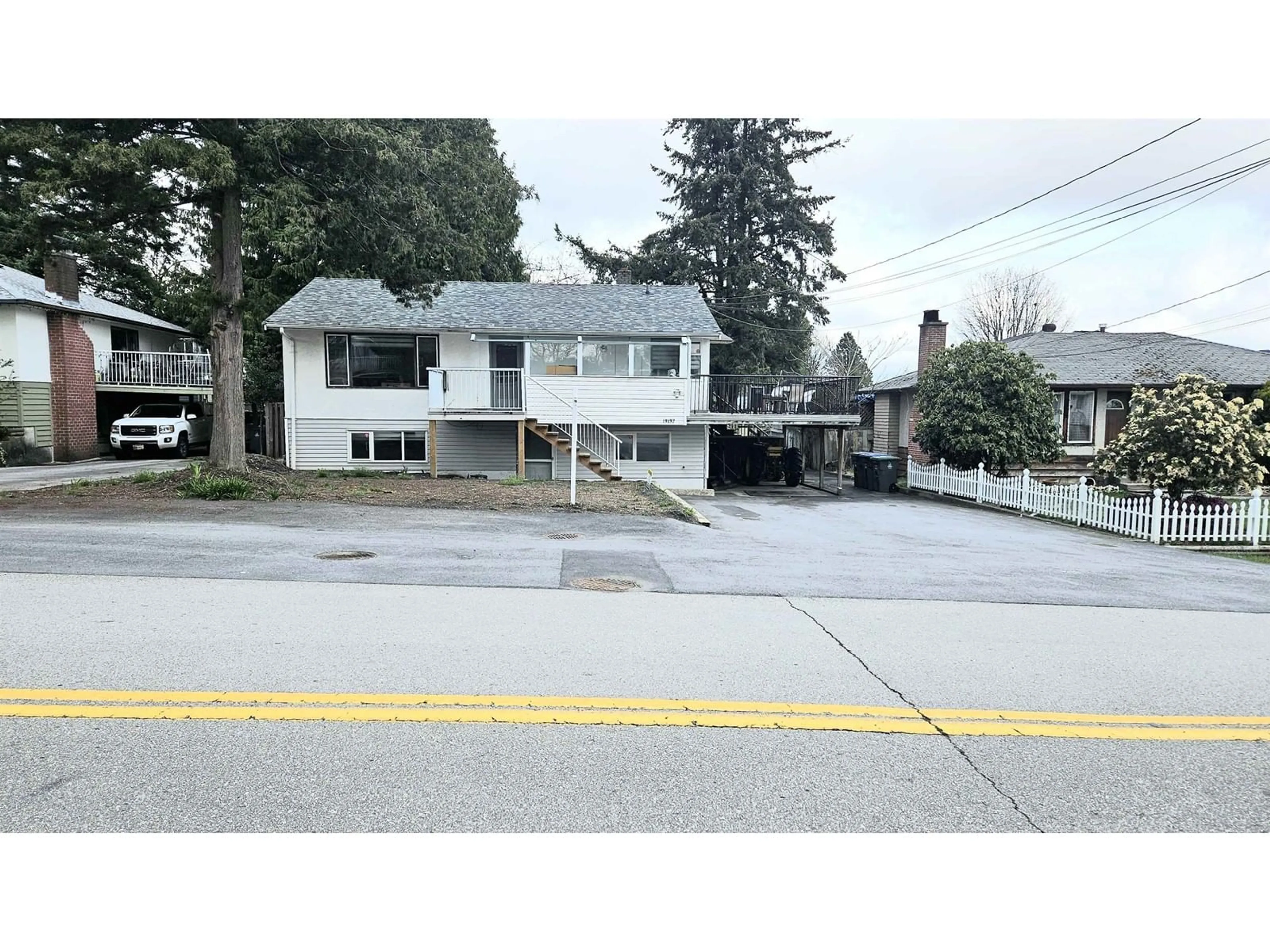 Unknown for 13137 106A, Surrey British Columbia V3T2E4