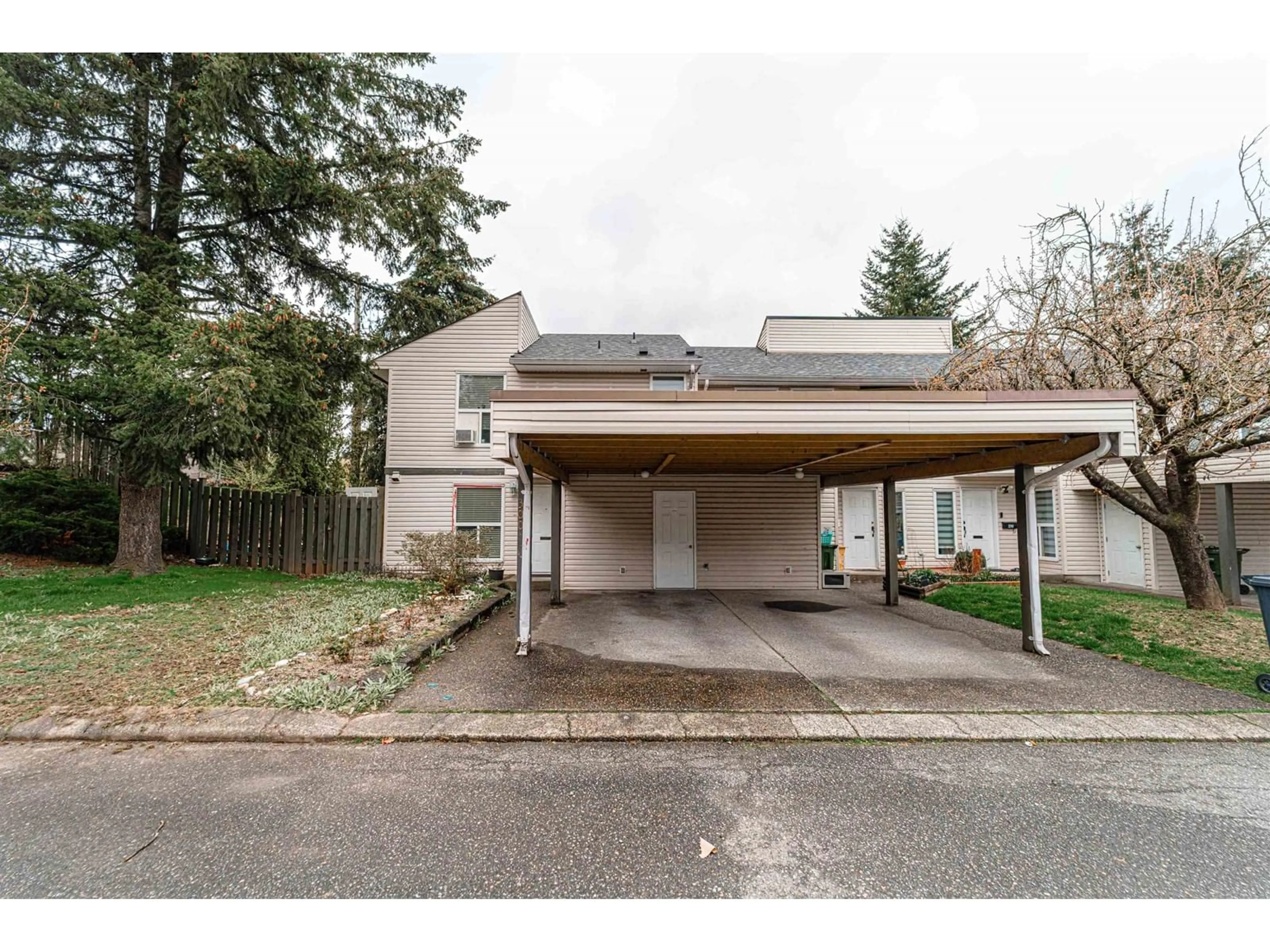 Unknown for 300 - 32550 MACLURE, Abbotsford British Columbia V2T4N3
