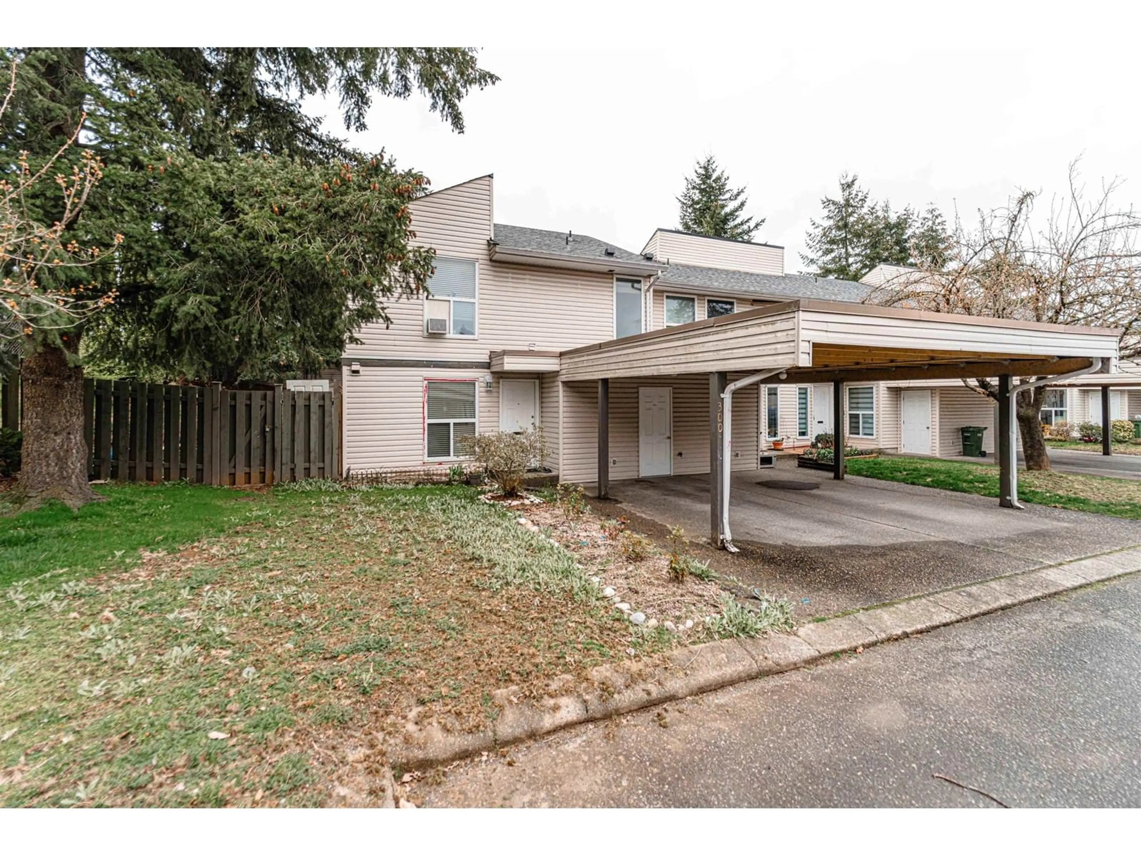 Unknown for 300 - 32550 MACLURE, Abbotsford British Columbia V2T4N3