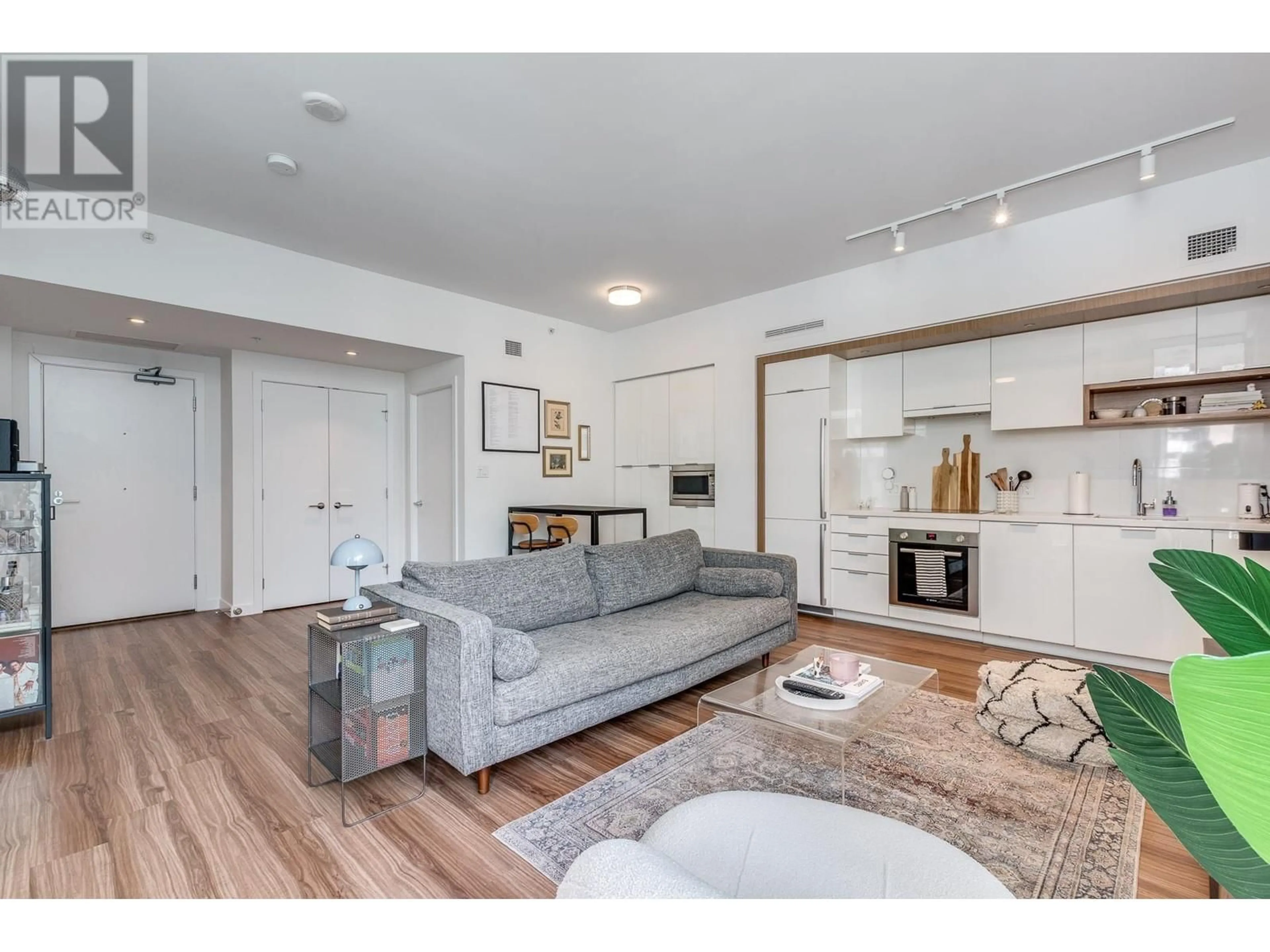 Living room with furniture, unknown for 516 - 1661 QUEBEC STREET, Vancouver British Columbia V6A0H2