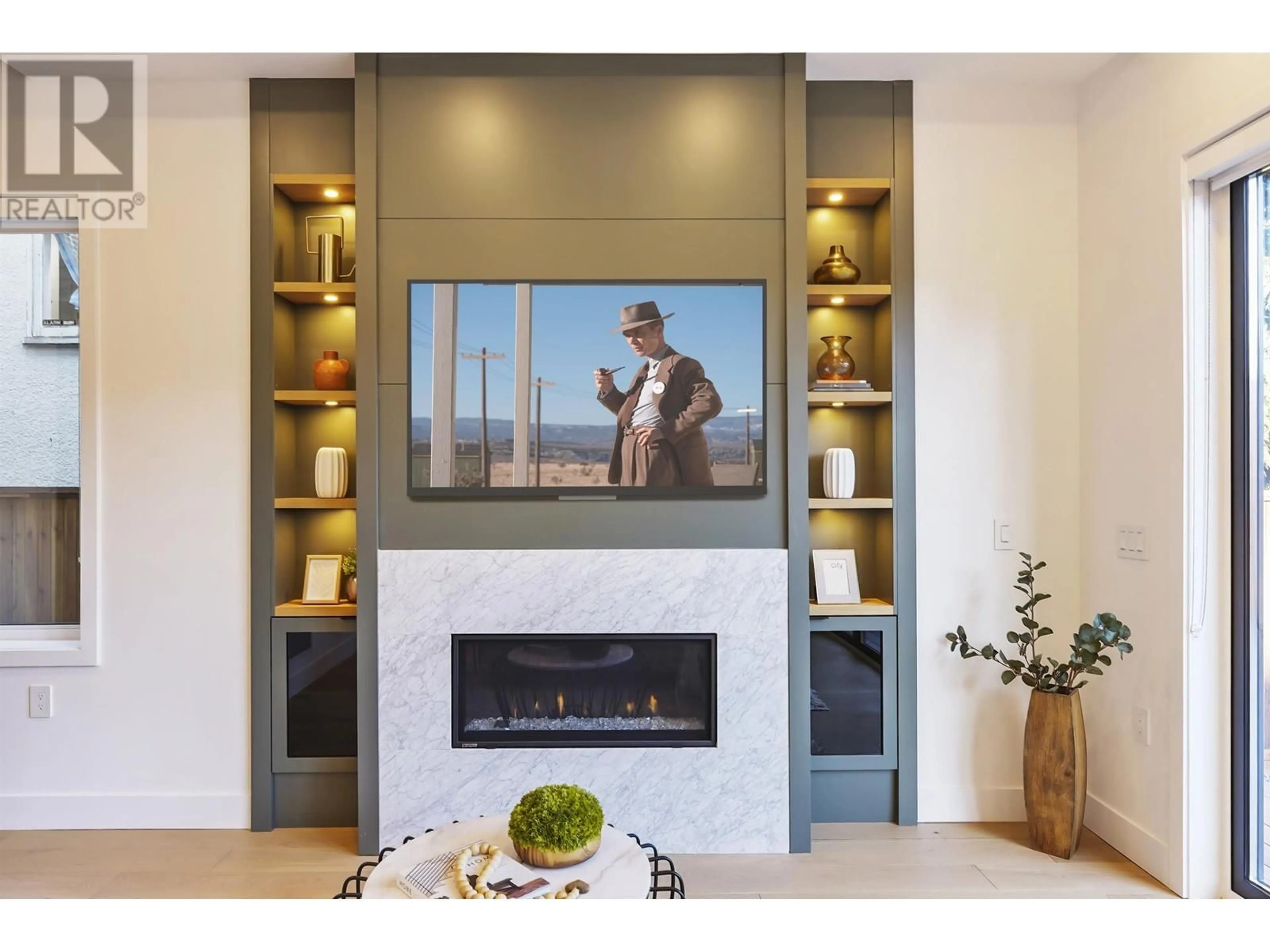 Home theater for 2 - 1322 13TH AVENUE, Vancouver British Columbia V5N2B6