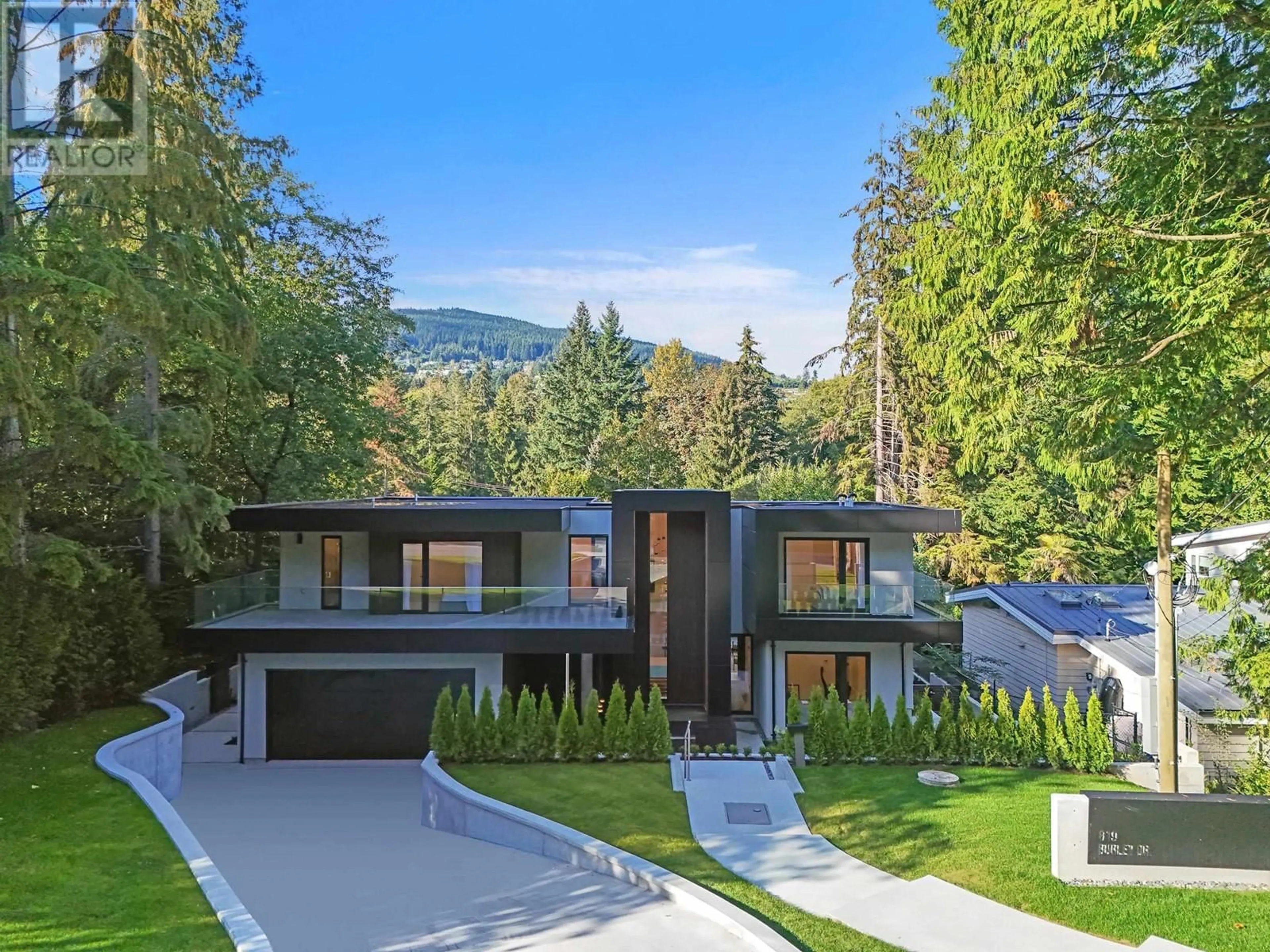 Home with vinyl exterior material, mountain view for 819 BURLEY DRIVE, West Vancouver British Columbia V7T1Z8