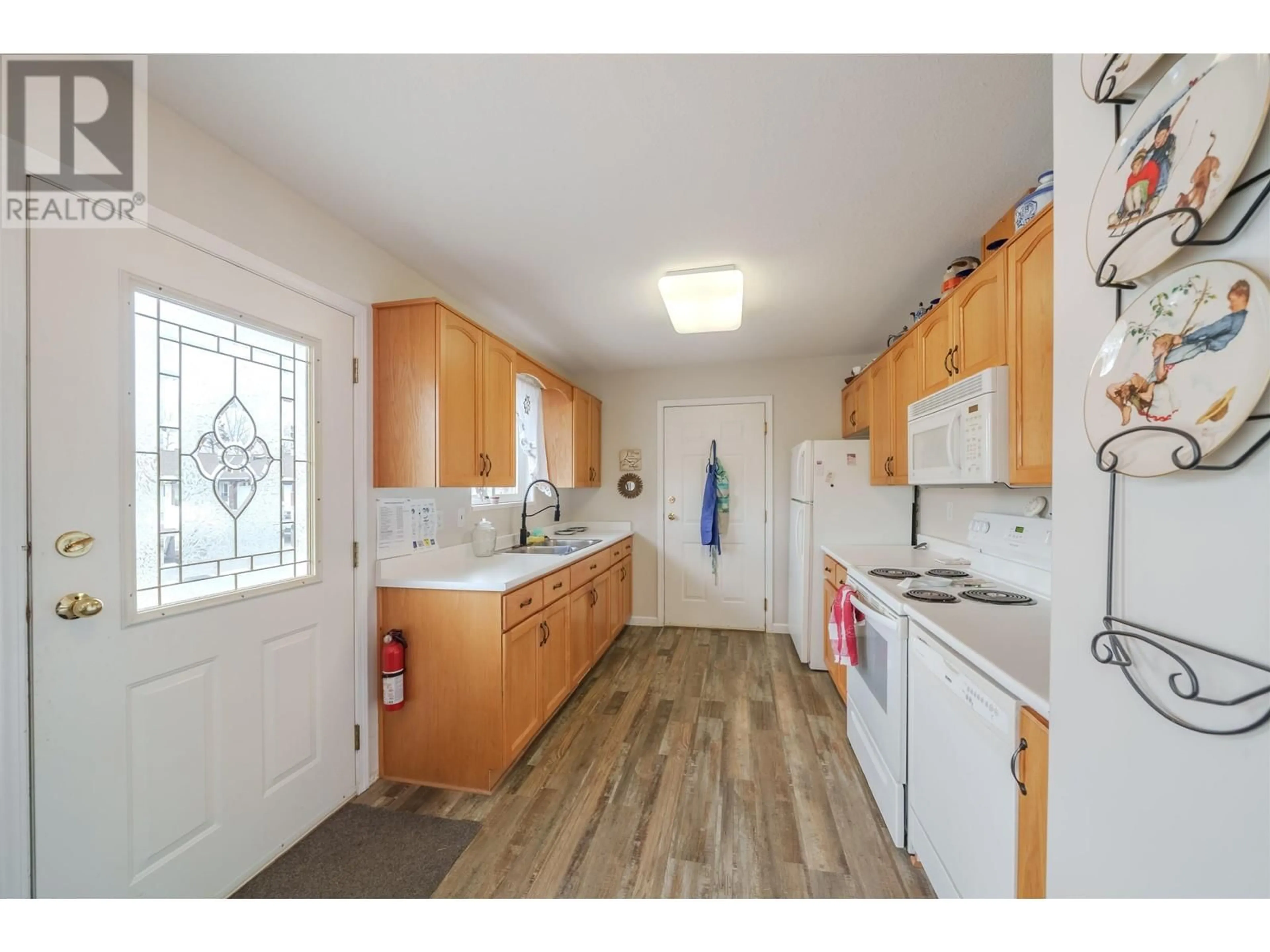 Standard kitchen, unknown for 19 - 204 8TH STREET, 100 Mile House British Columbia V0K2E0