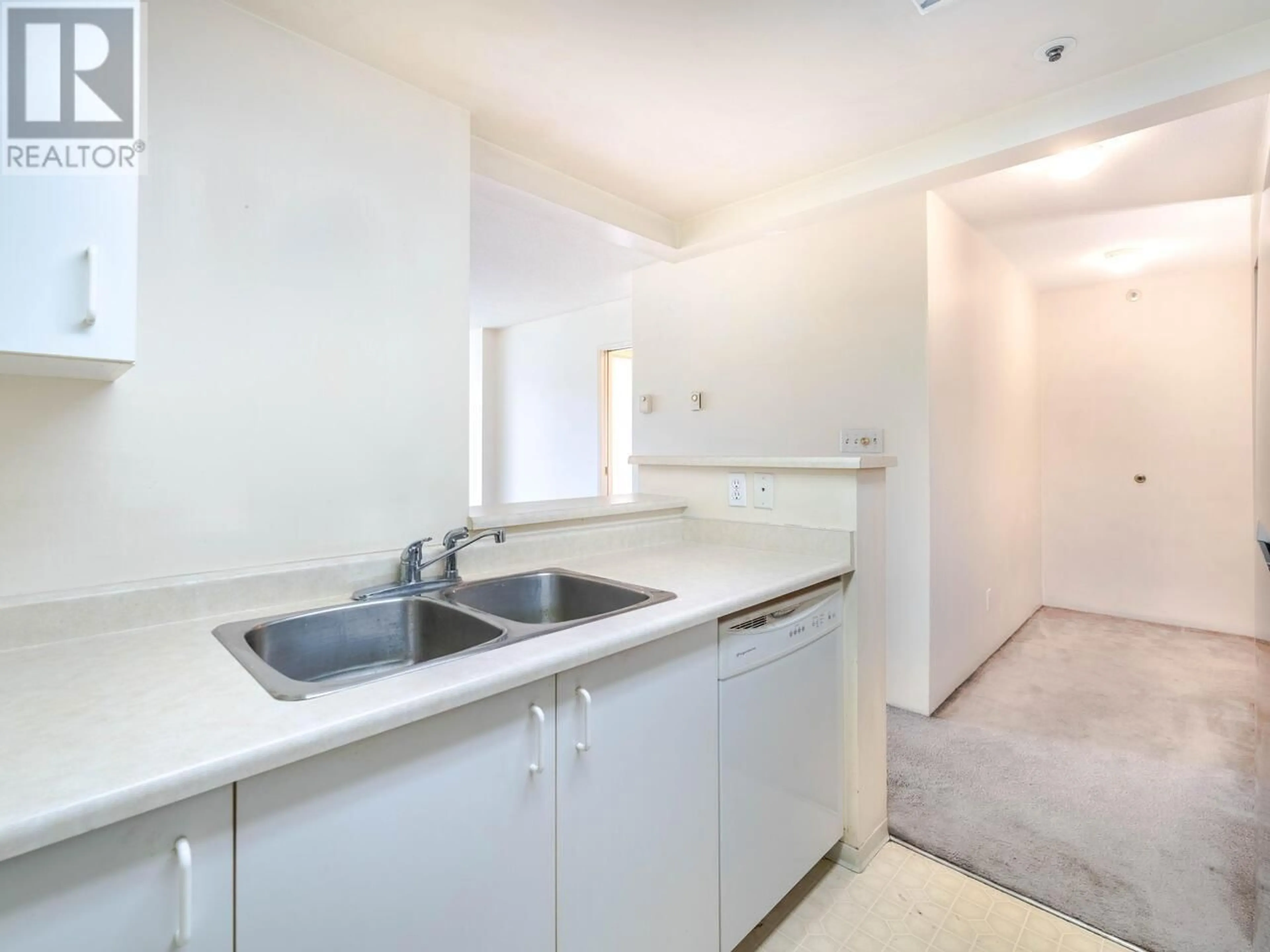 Standard kitchen, unknown for 408 55 TENTH STREET, New Westminster British Columbia V3M6R5