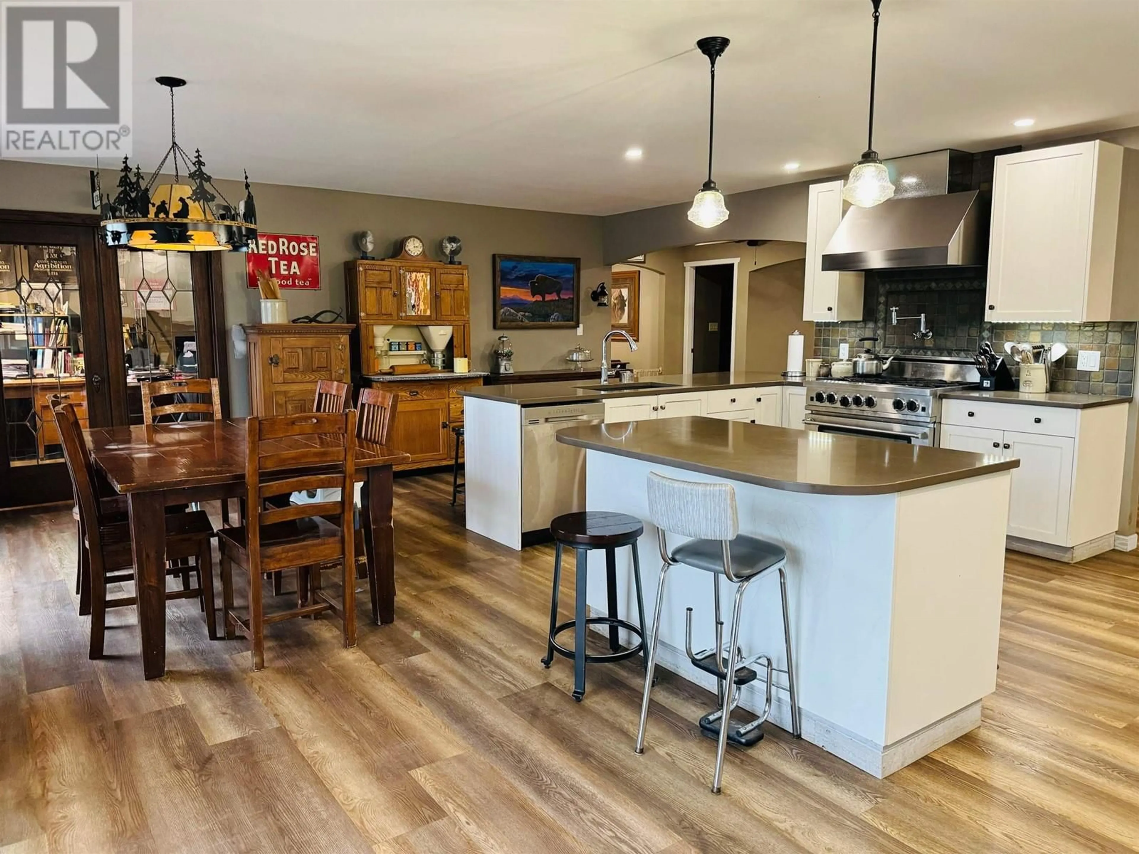 Open concept kitchen, unknown for 3075 DOG CREEK ROAD, Williams Lake British Columbia V2G4X2