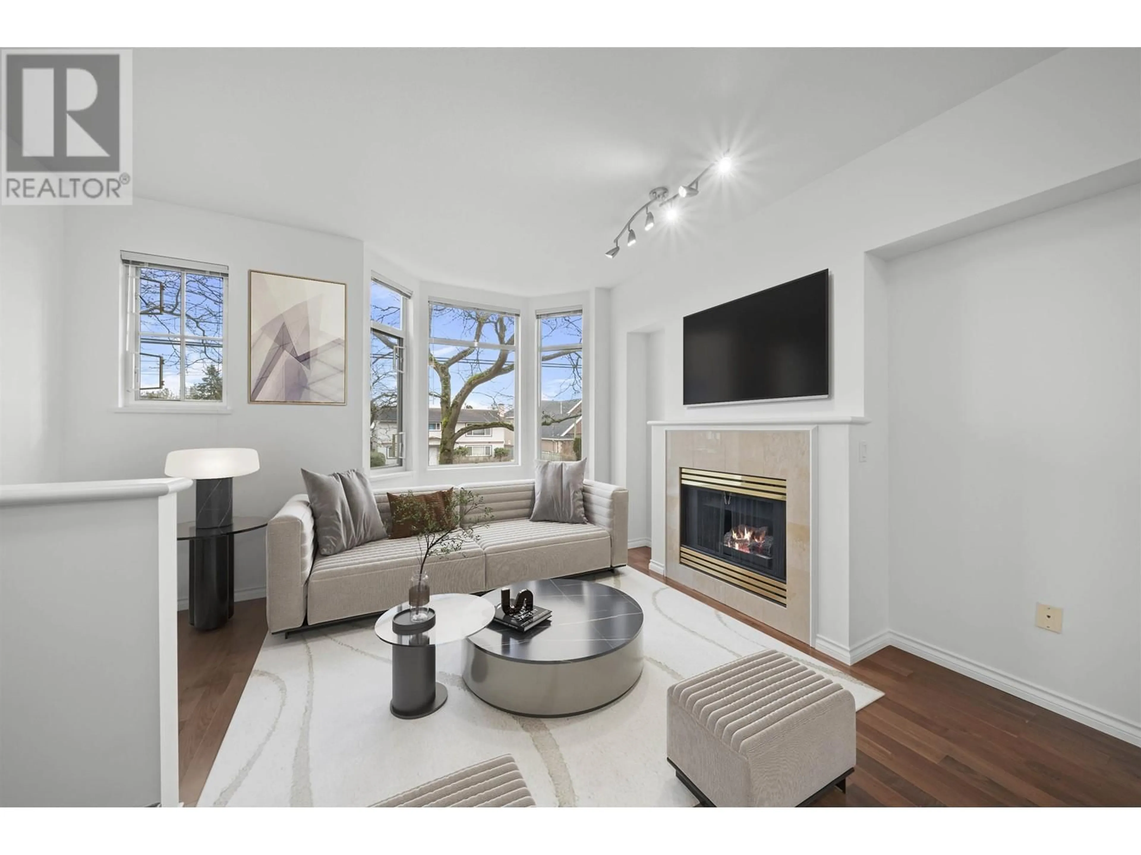 Living room with furniture, unknown for 9 - 6179 NO 1 ROAD, Richmond British Columbia V7C1T4