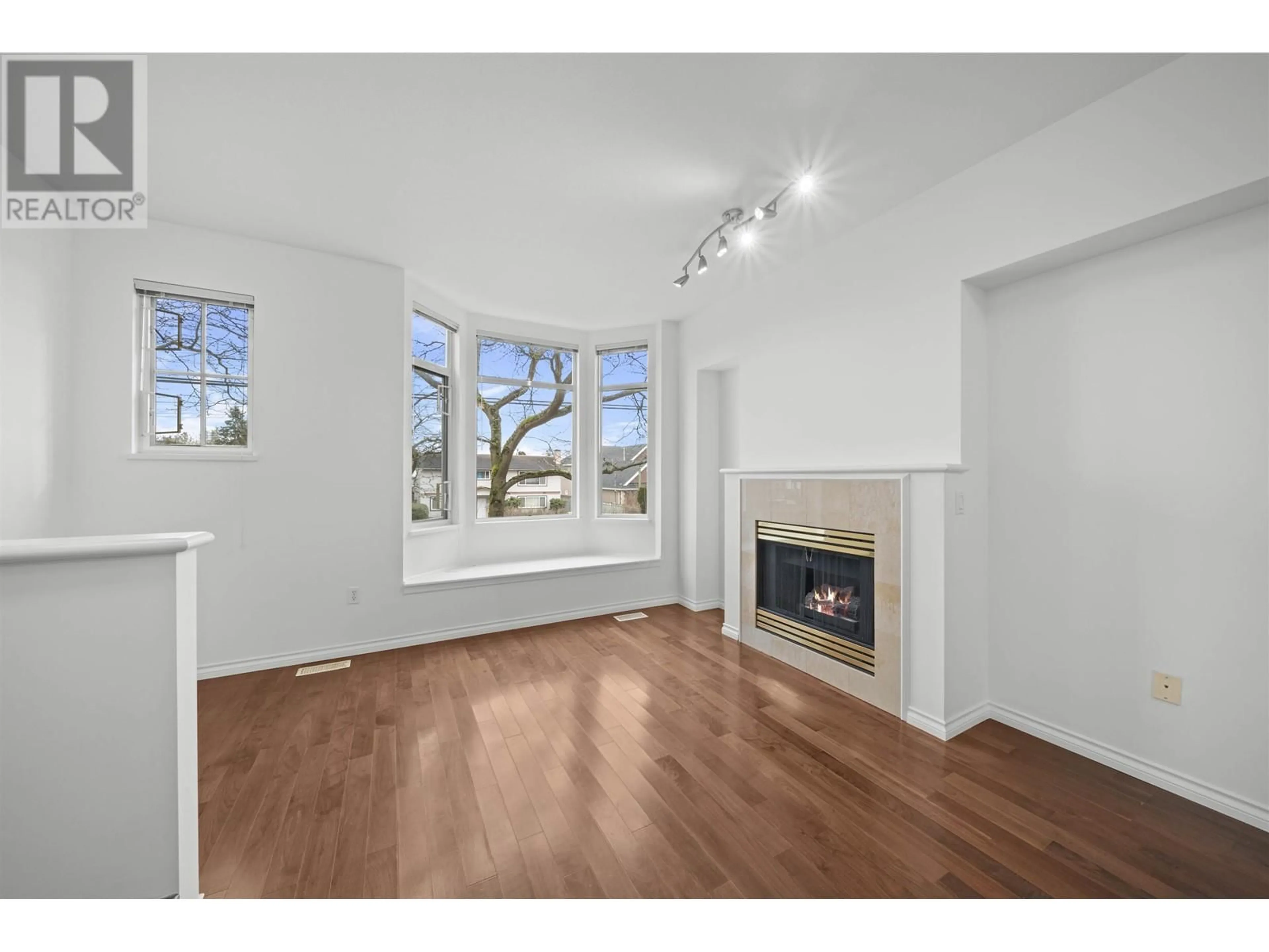 A pic of a room for 9 - 6179 NO 1 ROAD, Richmond British Columbia V7C1T4