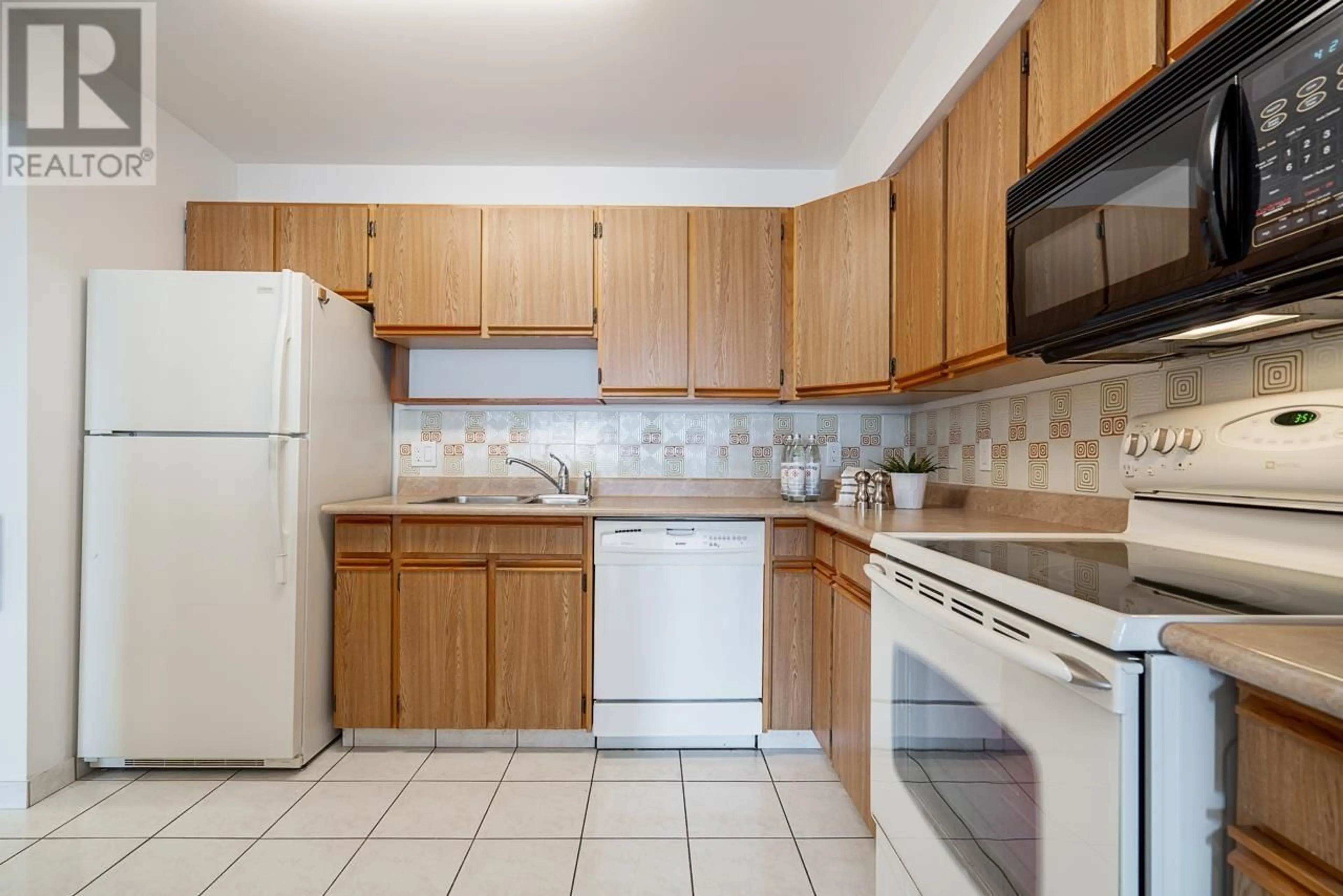 Standard kitchen, unknown for 1404 - 615 BELMONT STREET, New Westminster British Columbia V3M6A1
