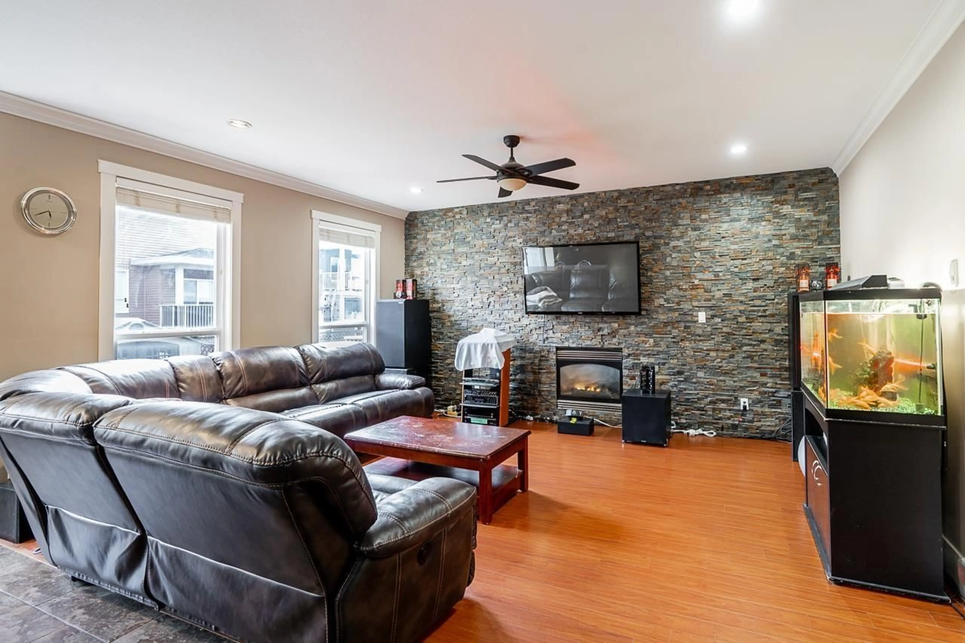 Living room with furniture, unknown for 27760 PULLMAN, Abbotsford British Columbia V4X0A2