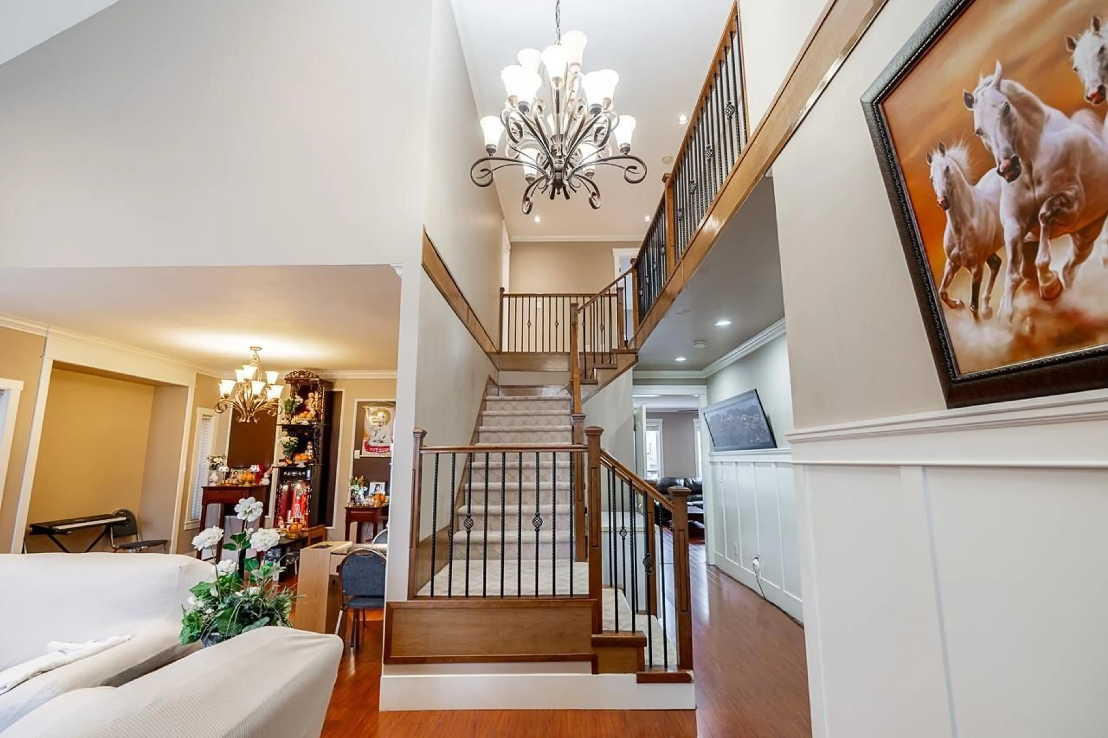 Indoor foyer for 27760 PULLMAN, Abbotsford British Columbia V4X0A2