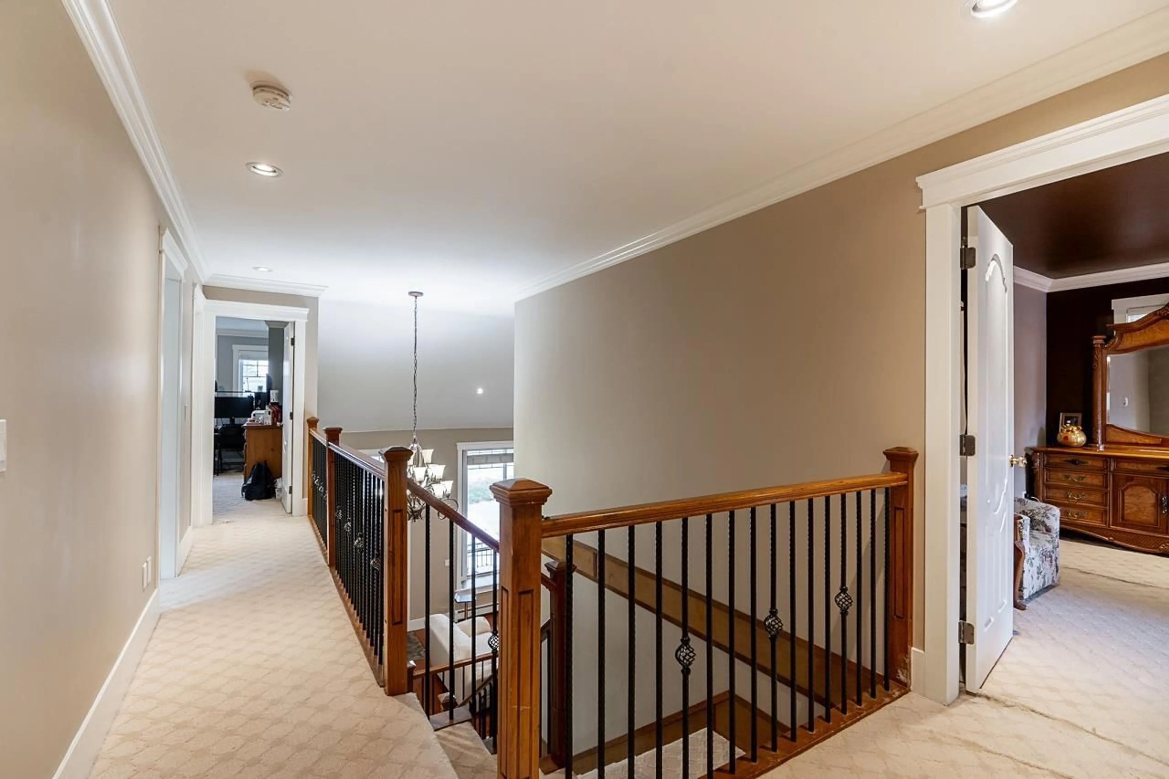 Indoor foyer for 27760 PULLMAN, Abbotsford British Columbia V4X0A2