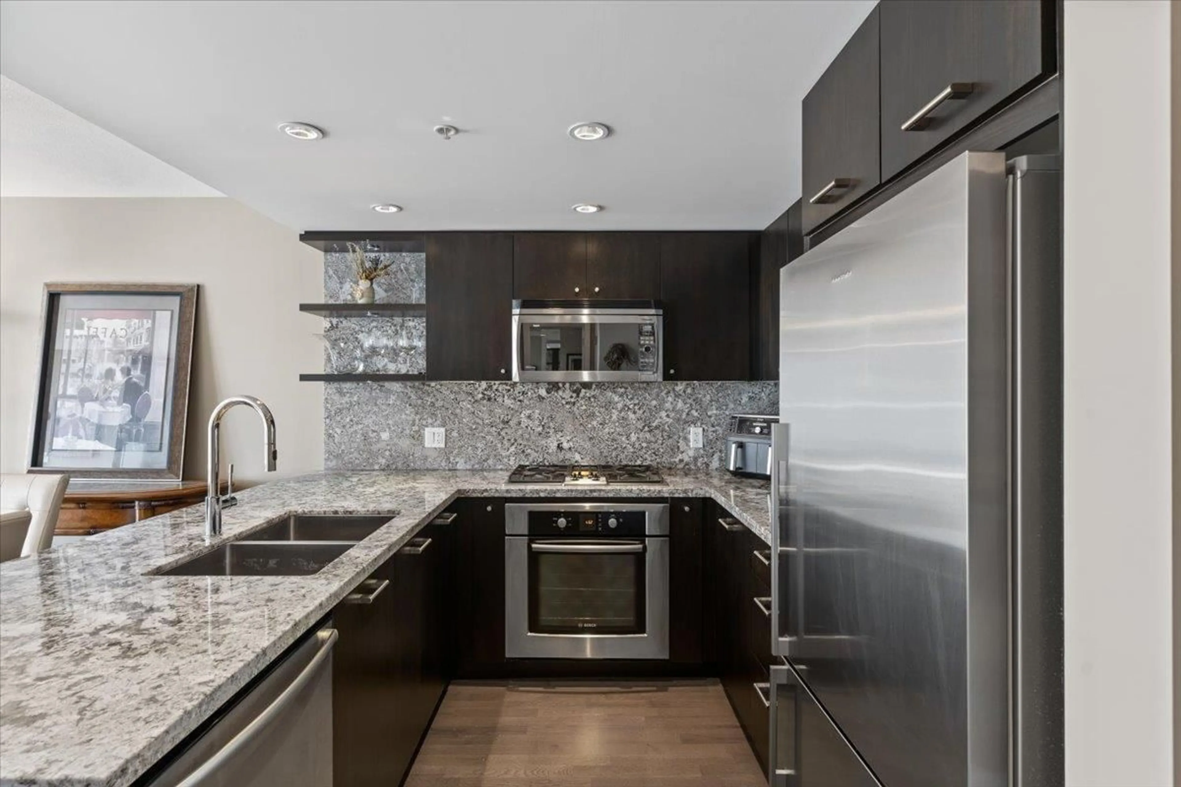 Contemporary kitchen, ceramic/tile floor for 907 - 1455 GEORGE, White Rock British Columbia V4B0A9