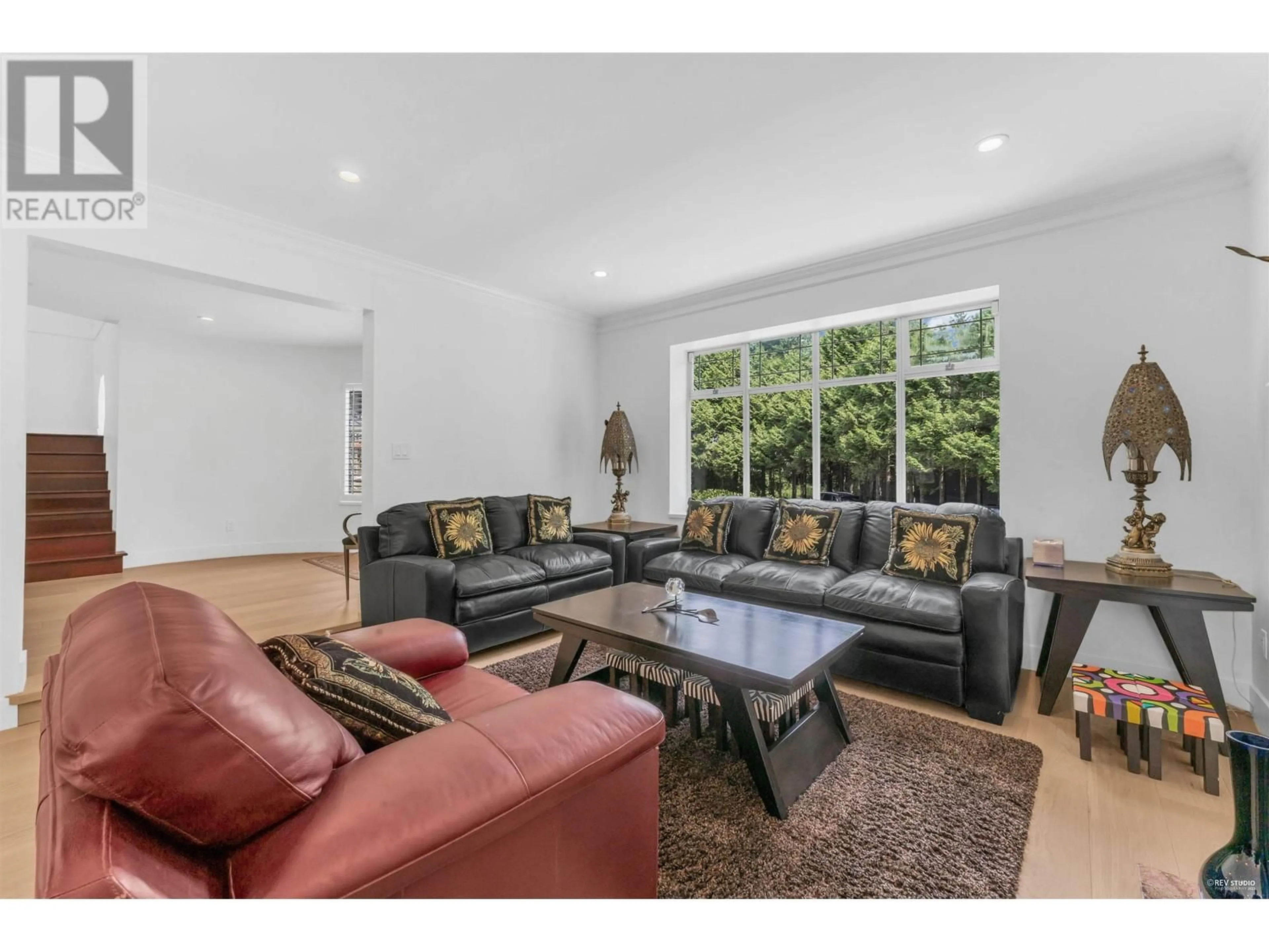 Living room with furniture, unknown for 441 INGLEWOOD AVENUE, West Vancouver British Columbia V7T1X2