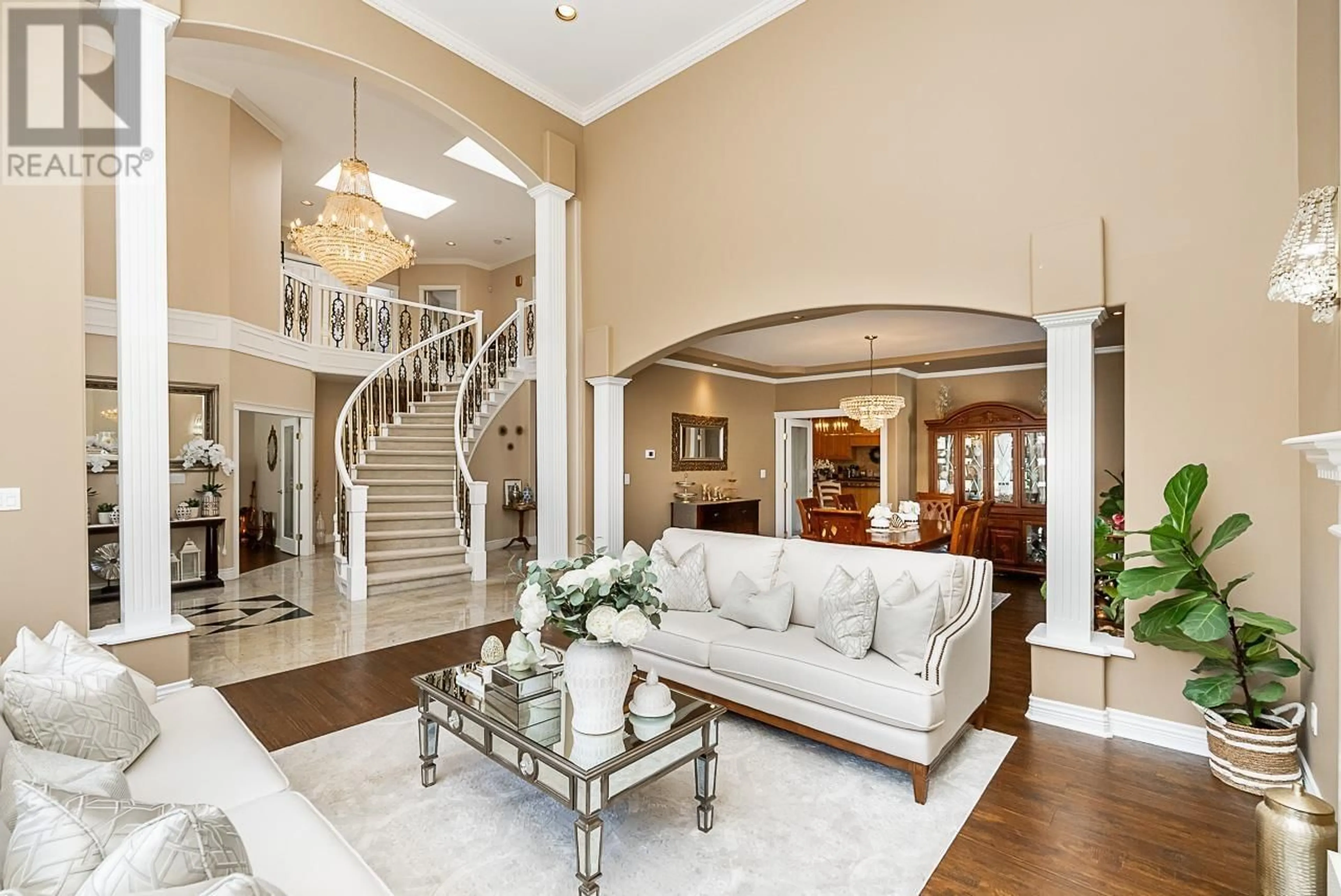 Indoor foyer for 3087 FIRESTONE PLACE, Coquitlam British Columbia V3E3E1