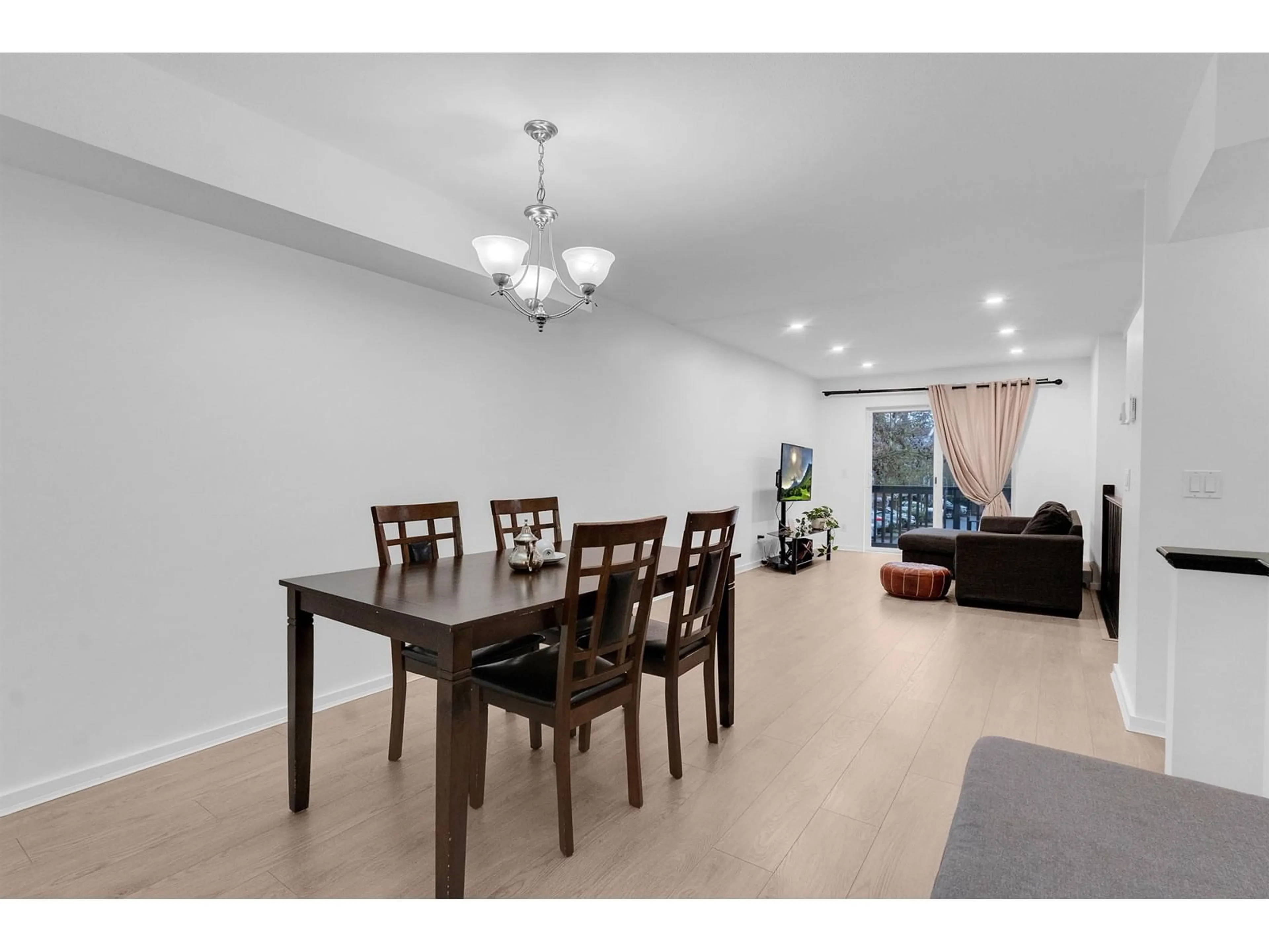 Dining room, wood/laminate floor for 162 - 15236 36, Surrey British Columbia V3Z2B3