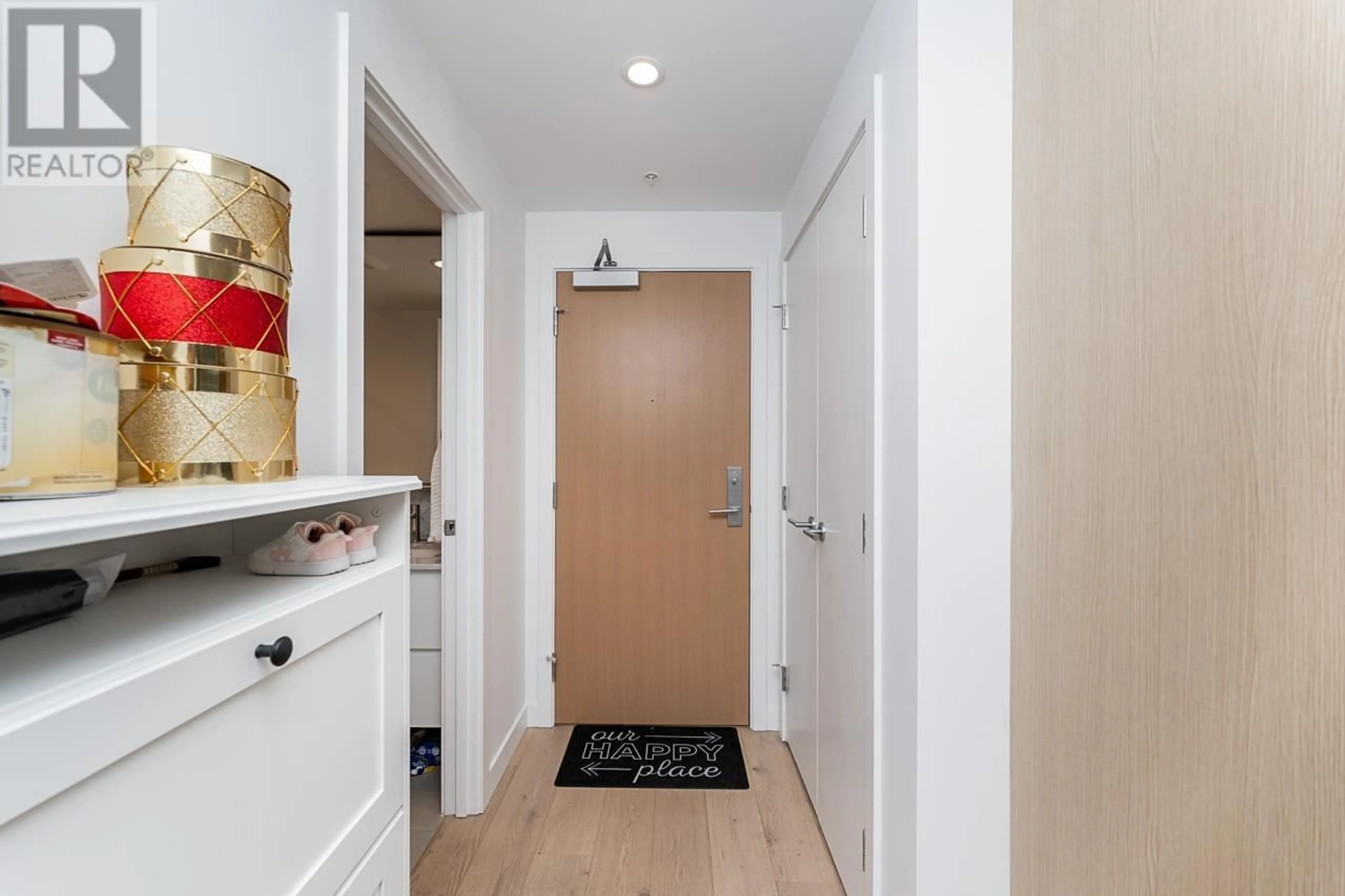 Indoor entryway for 3502 - 6000 MCKAY AVENUE, Burnaby British Columbia V5H0K2