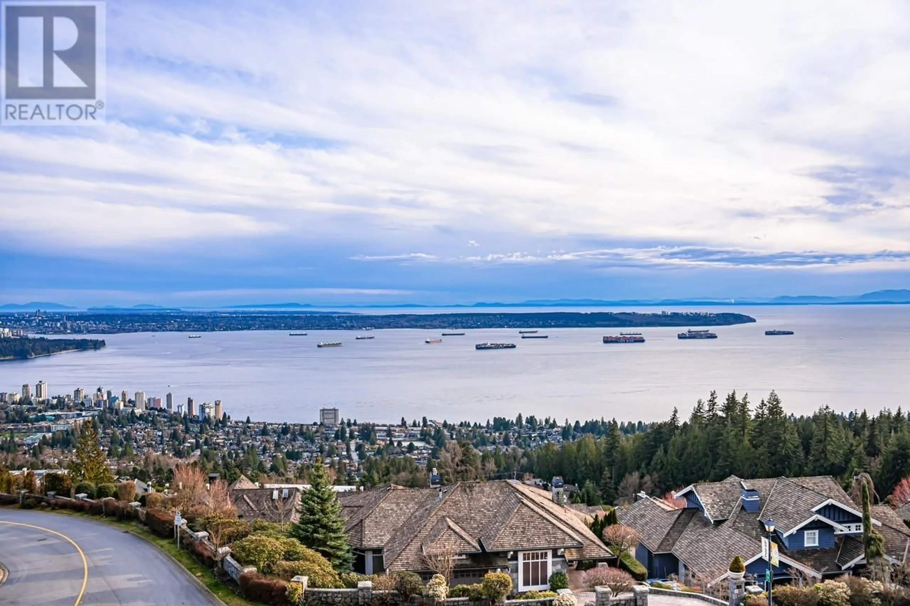 A pic from outside/outdoor area/front of a property/back of a property/a pic from drone, water/lake/river/ocean view for 2420 HALSTON COURT, West Vancouver British Columbia V7S3K3