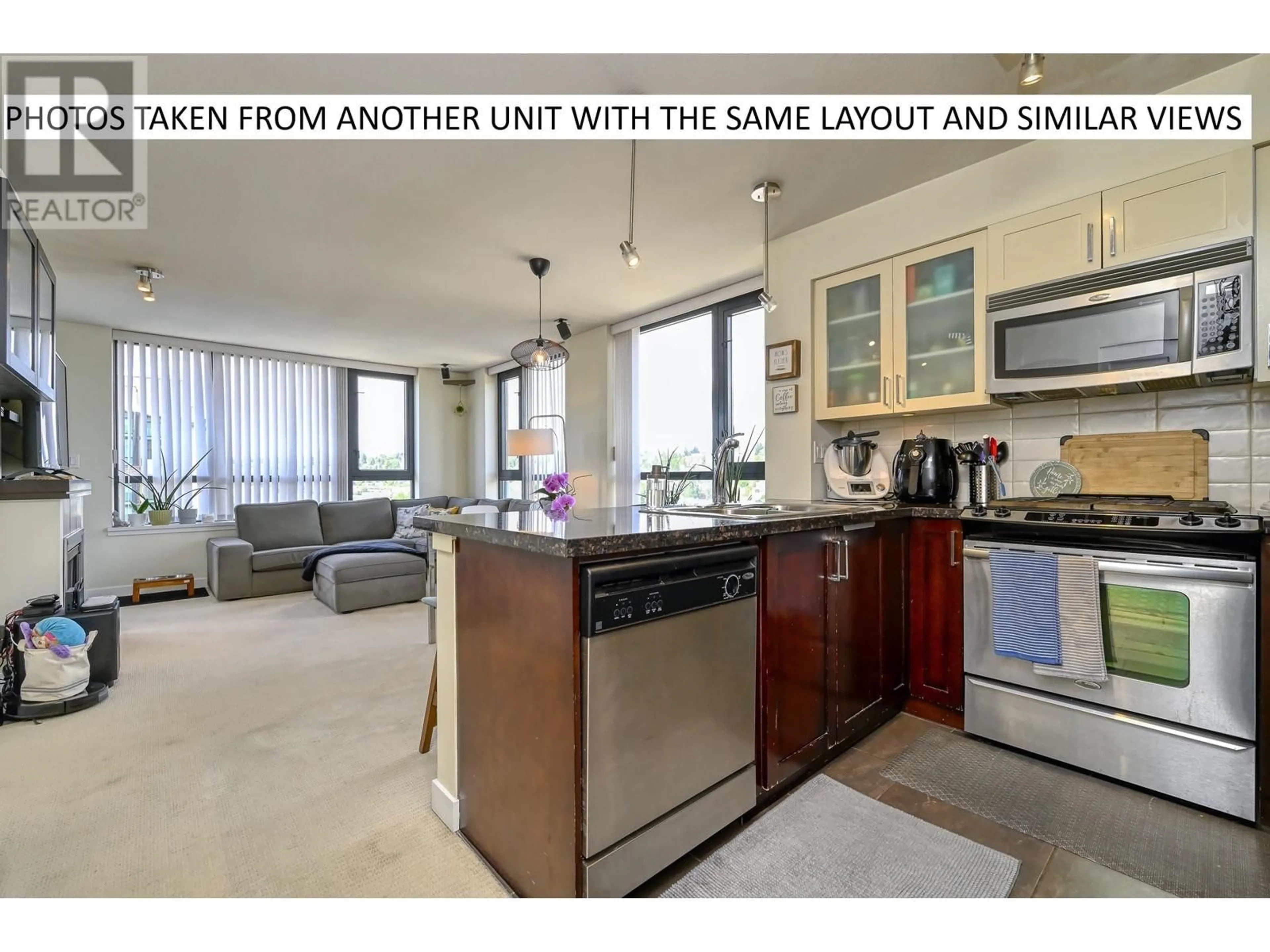 A pic of a room for 1107 - 1 RENAISSANCE SQUARE, New Westminster British Columbia V3M0B6