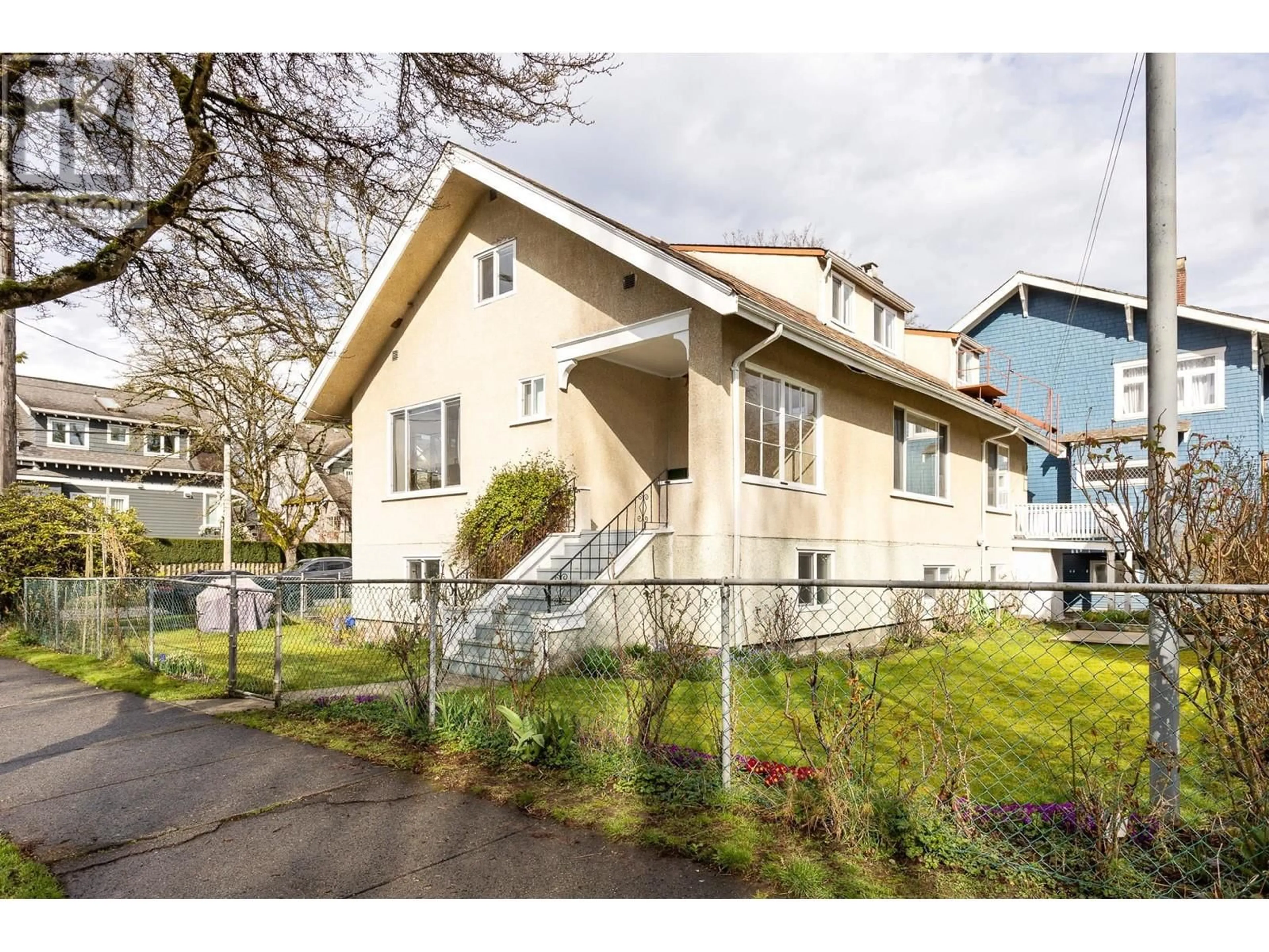Unknown for 2206 TRUTCH STREET, Vancouver British Columbia V6K4G9