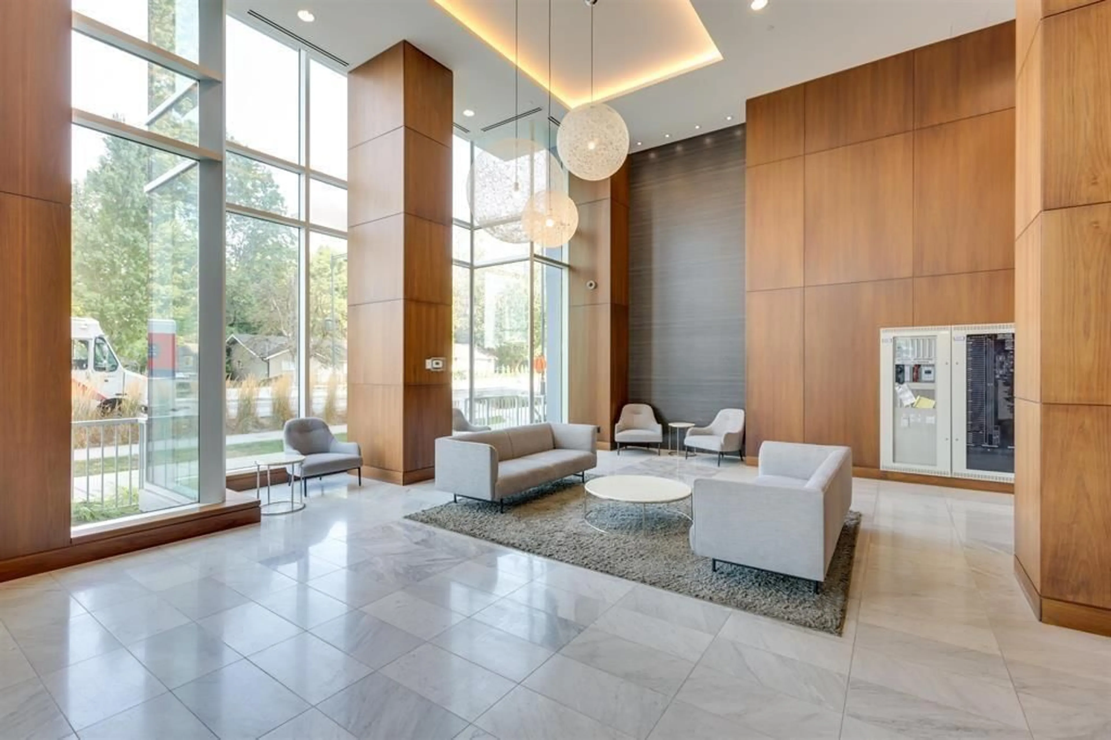 Lobby for 1002 - 13696 100, Surrey British Columbia V3T0L5