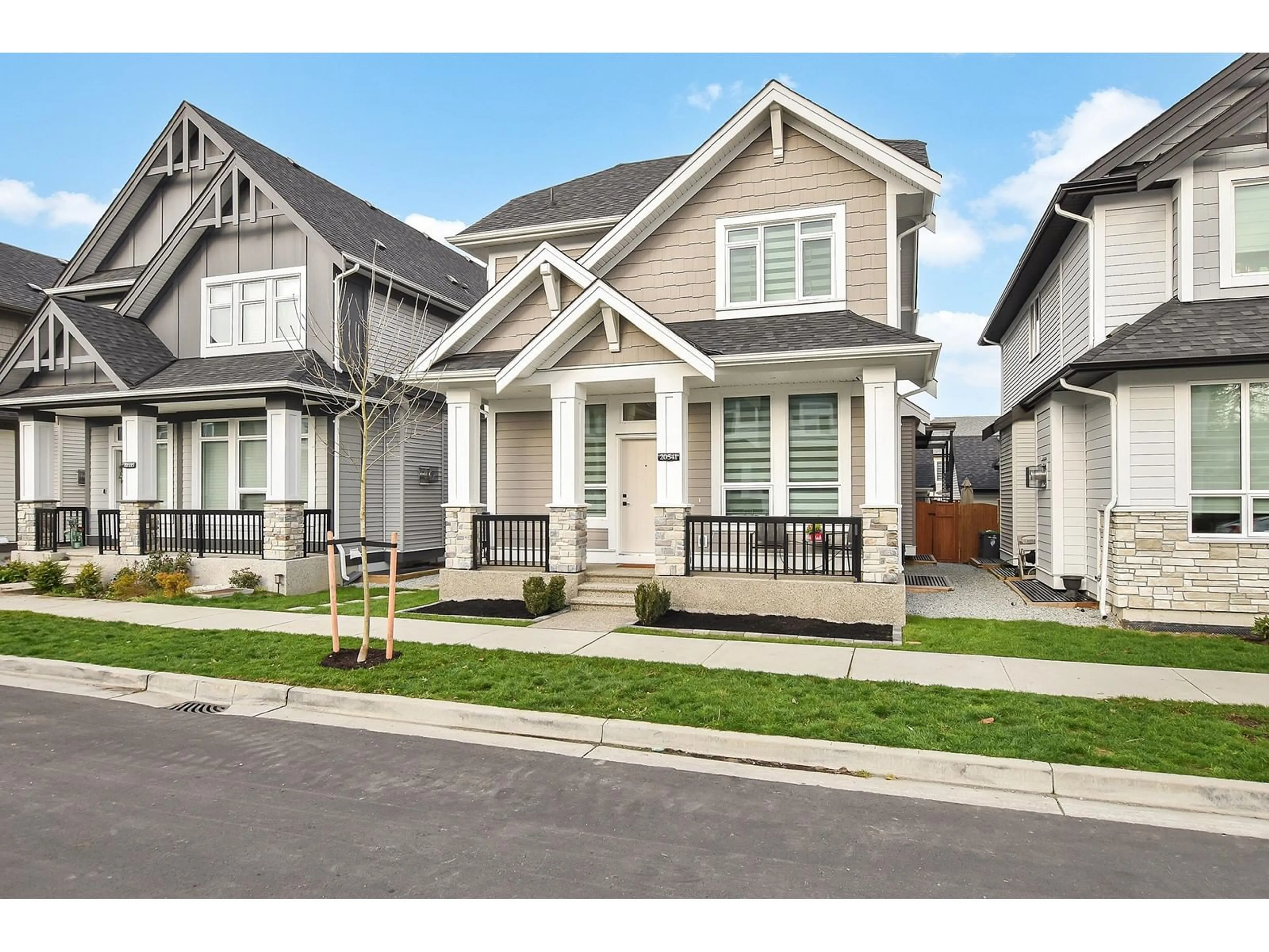 Home with vinyl exterior material, street for 20541 77B, Langley British Columbia V2Y4K3