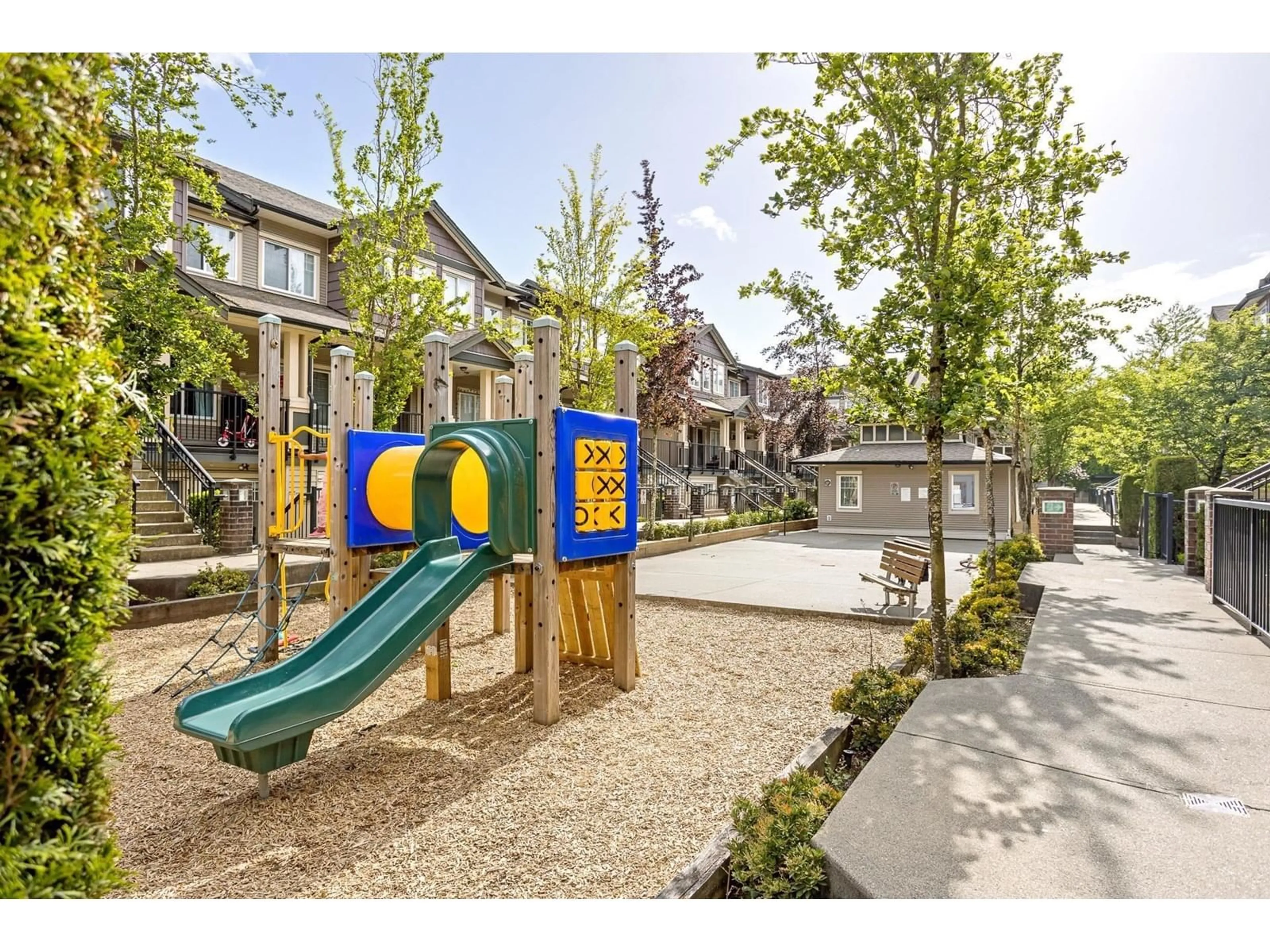 Patio, street for 210 - 13958 108, Surrey British Columbia V3T0B4
