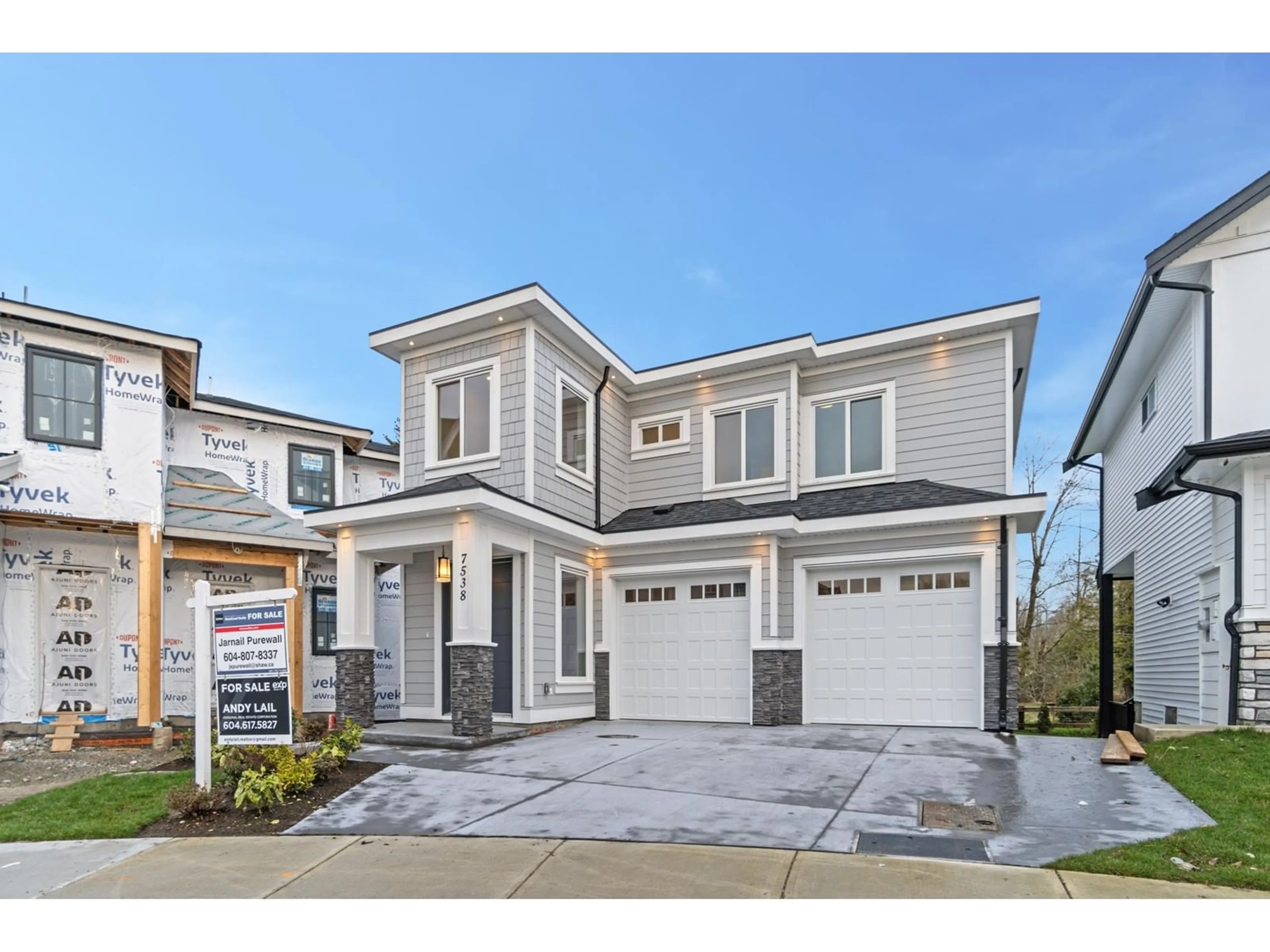 Home with vinyl exterior material, street for 7538 205A, Langley British Columbia V2Y1V5