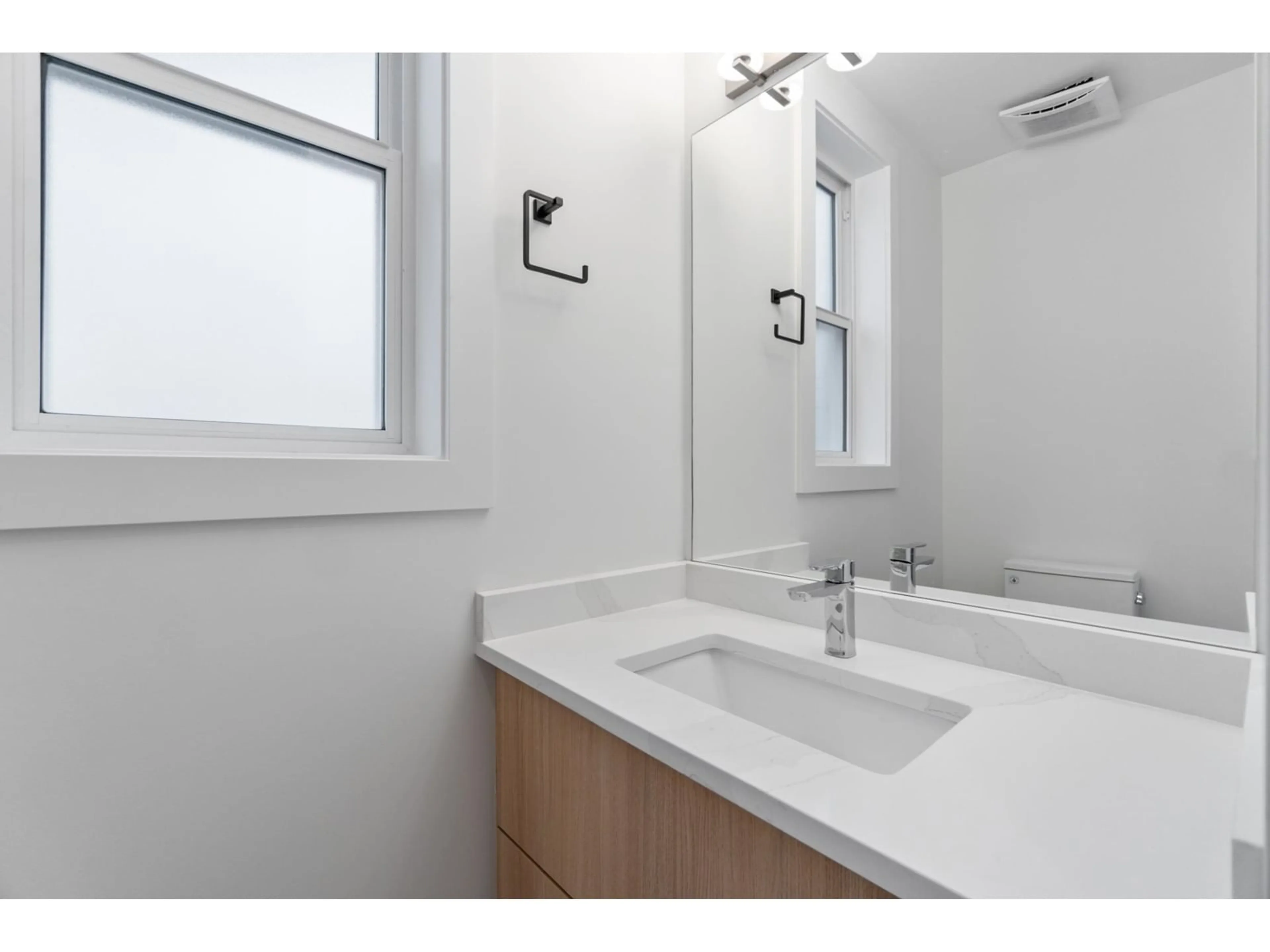 Standard bathroom, unknown for 7538 205A, Langley British Columbia V2Y1V5