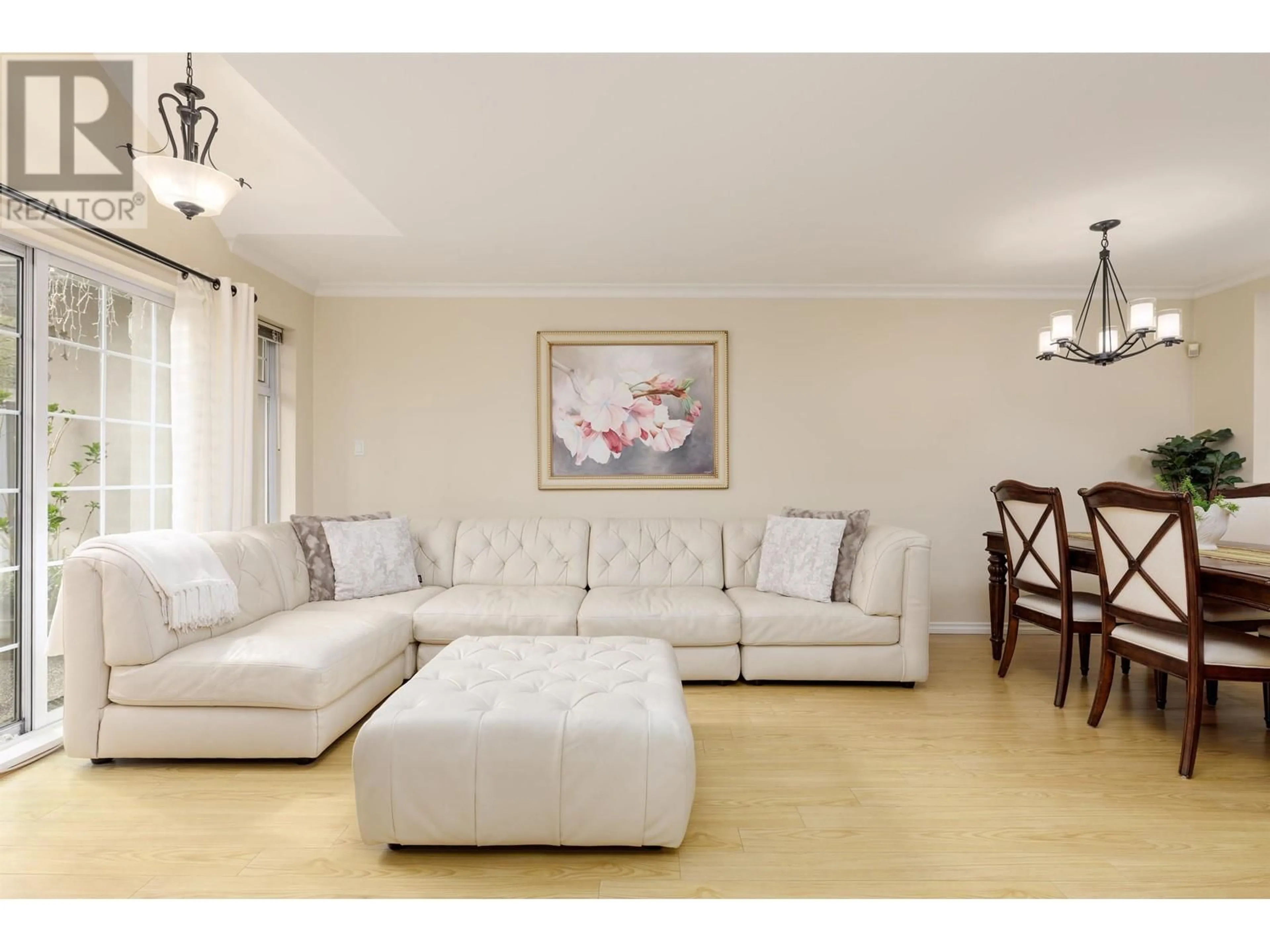 Living room with furniture, unknown for 23 - 7128 18TH AVENUE, Burnaby British Columbia V3N1H1