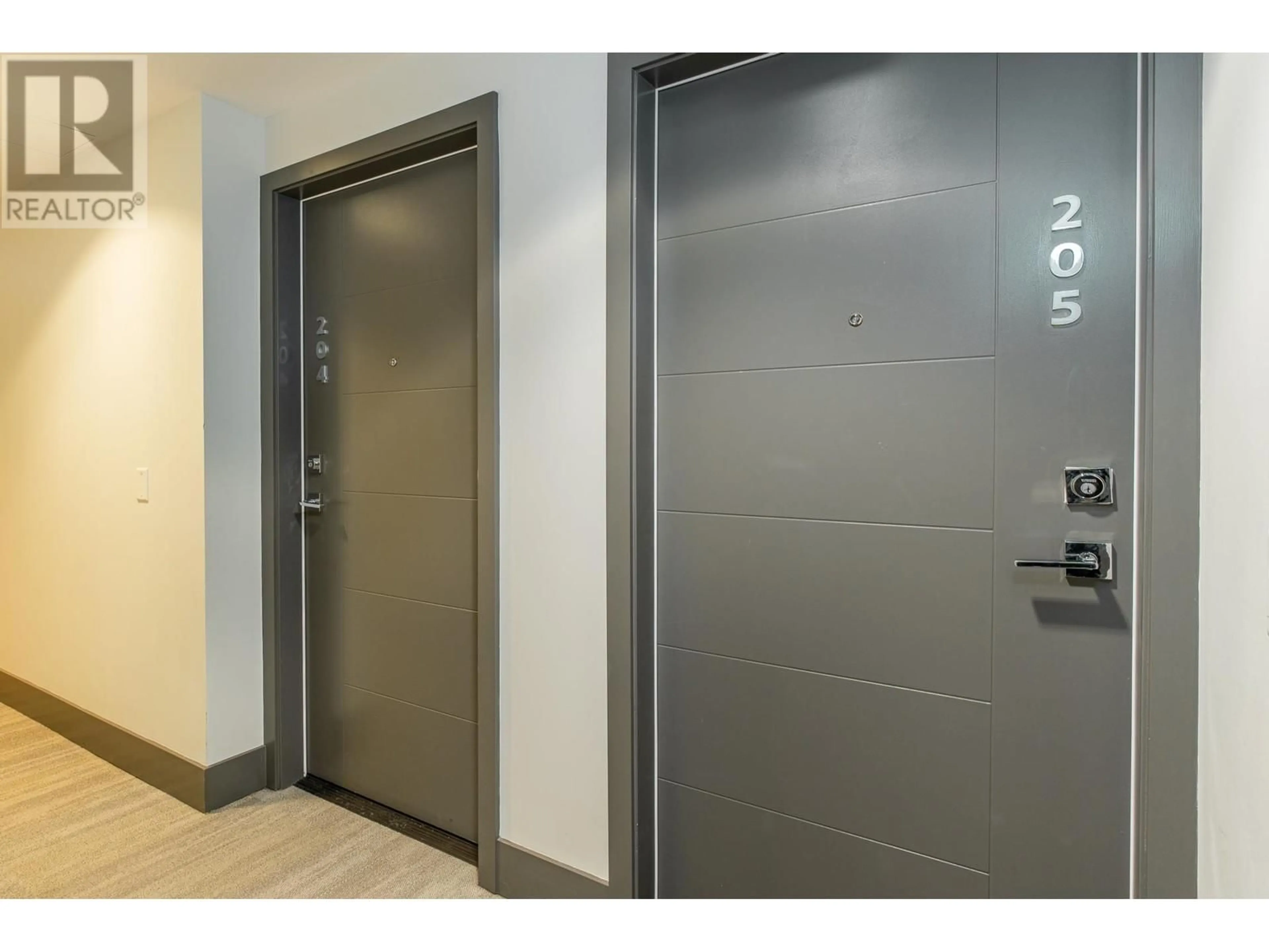 Indoor foyer for 205 - 5033 CAMBIE STREET, Vancouver British Columbia V5Z0H6