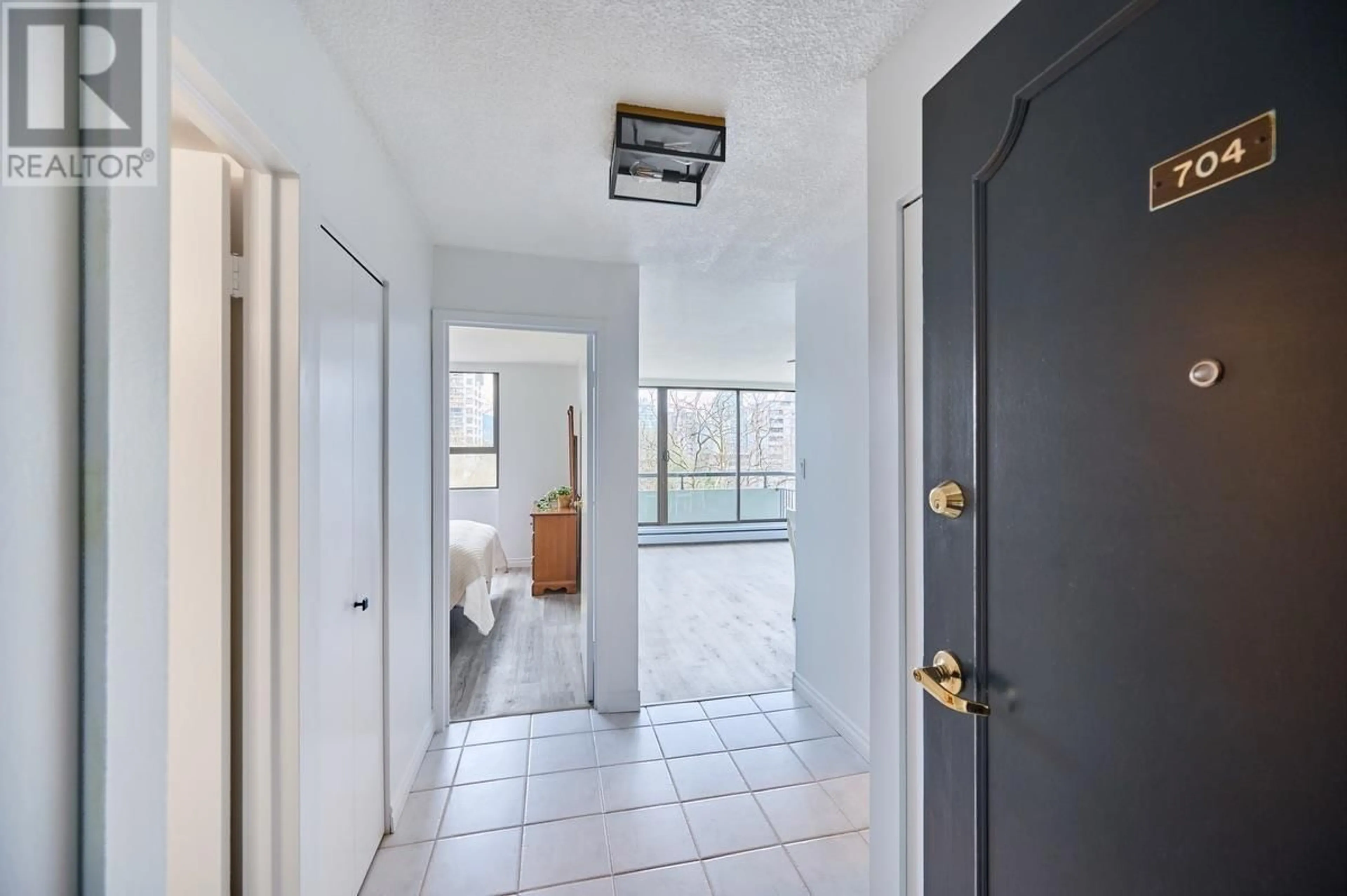 Indoor entryway for 704 - 1720 BARCLAY STREET, Vancouver British Columbia V6G1K4