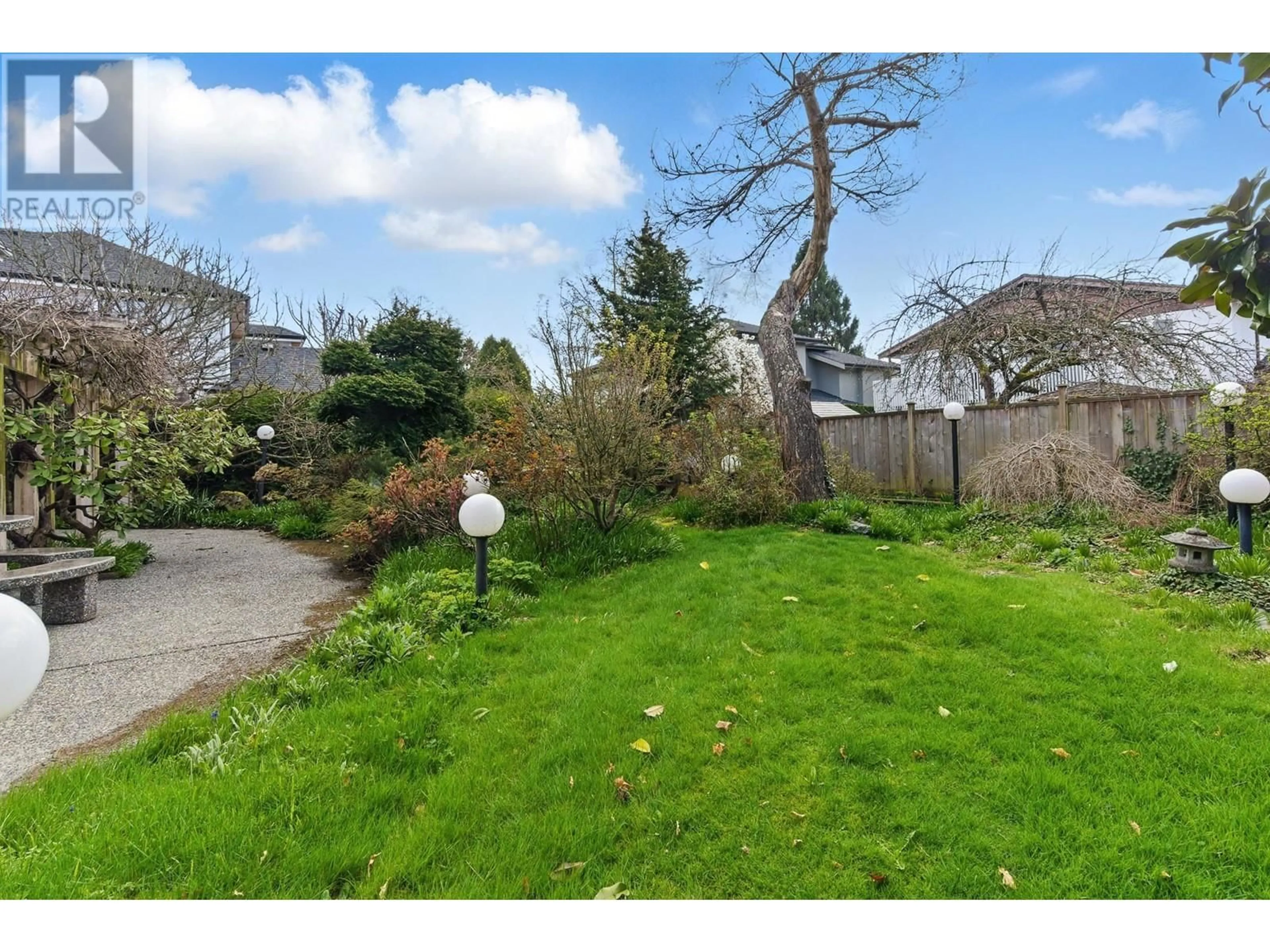 A pic from outside/outdoor area/front of a property/back of a property/a pic from drone, street for 9720 FRANCIS ROAD, Richmond British Columbia V6Y1B3