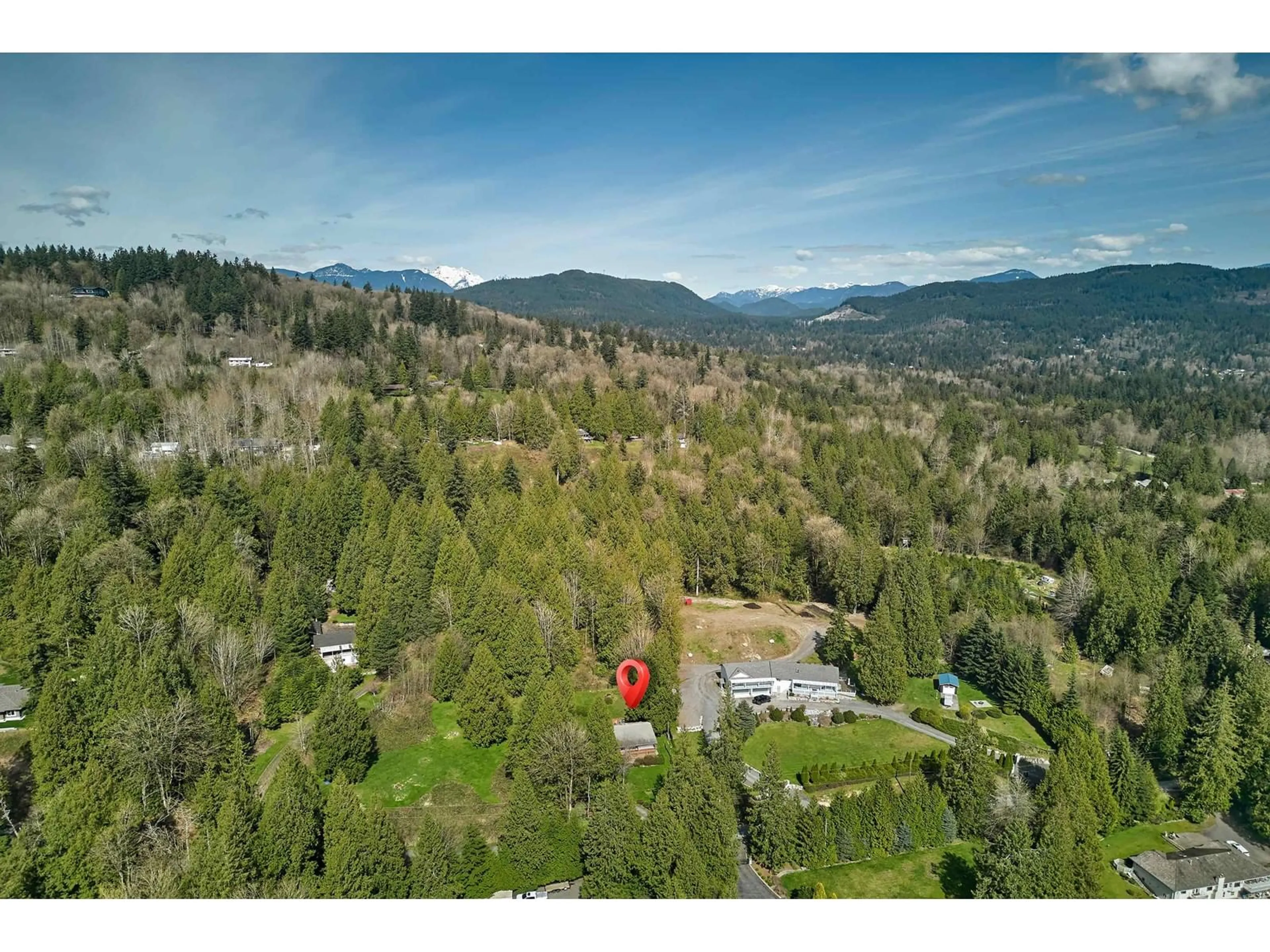 A pic from outside/outdoor area/front of a property/back of a property/a pic from drone, mountain view for 31747 VIEWCREST, Mission British Columbia V4S1E7