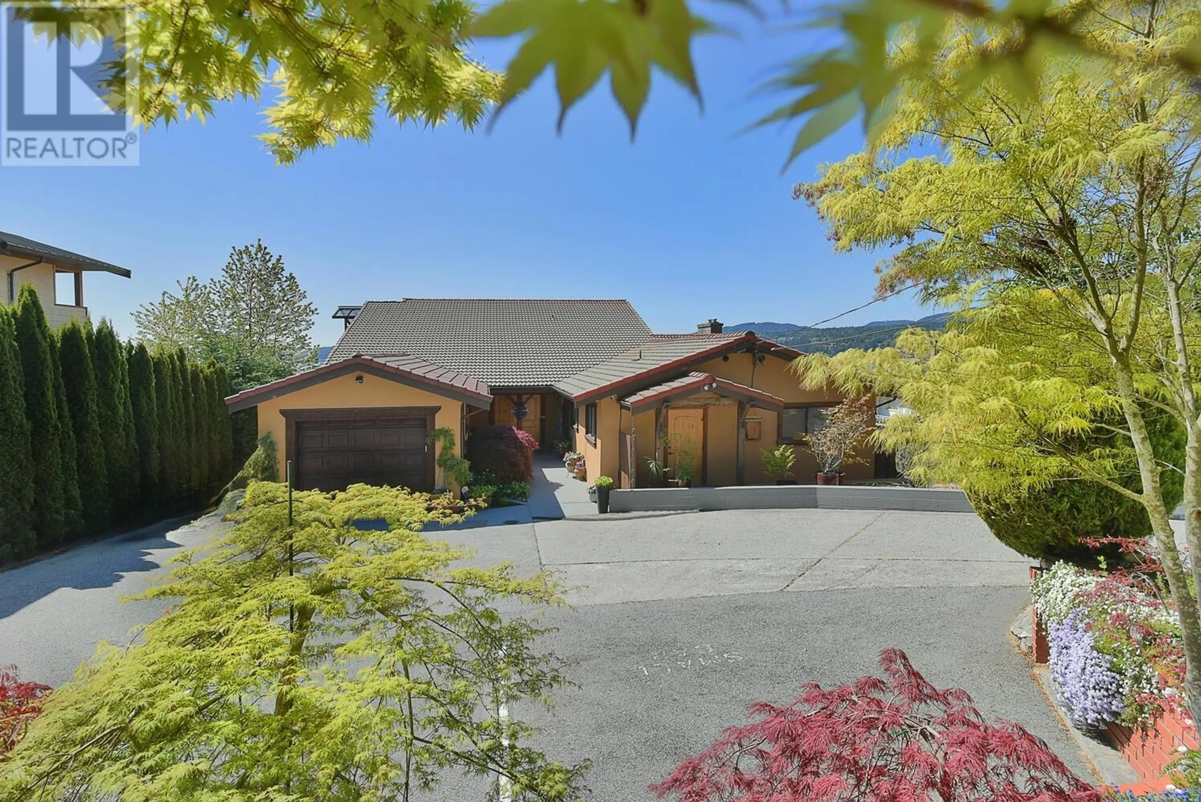 A pic from outside/outdoor area/front of a property/back of a property/a pic from drone, unknown for 5203 SUNSHINE COAST HIGHWAY, Sechelt British Columbia V7Z0C1