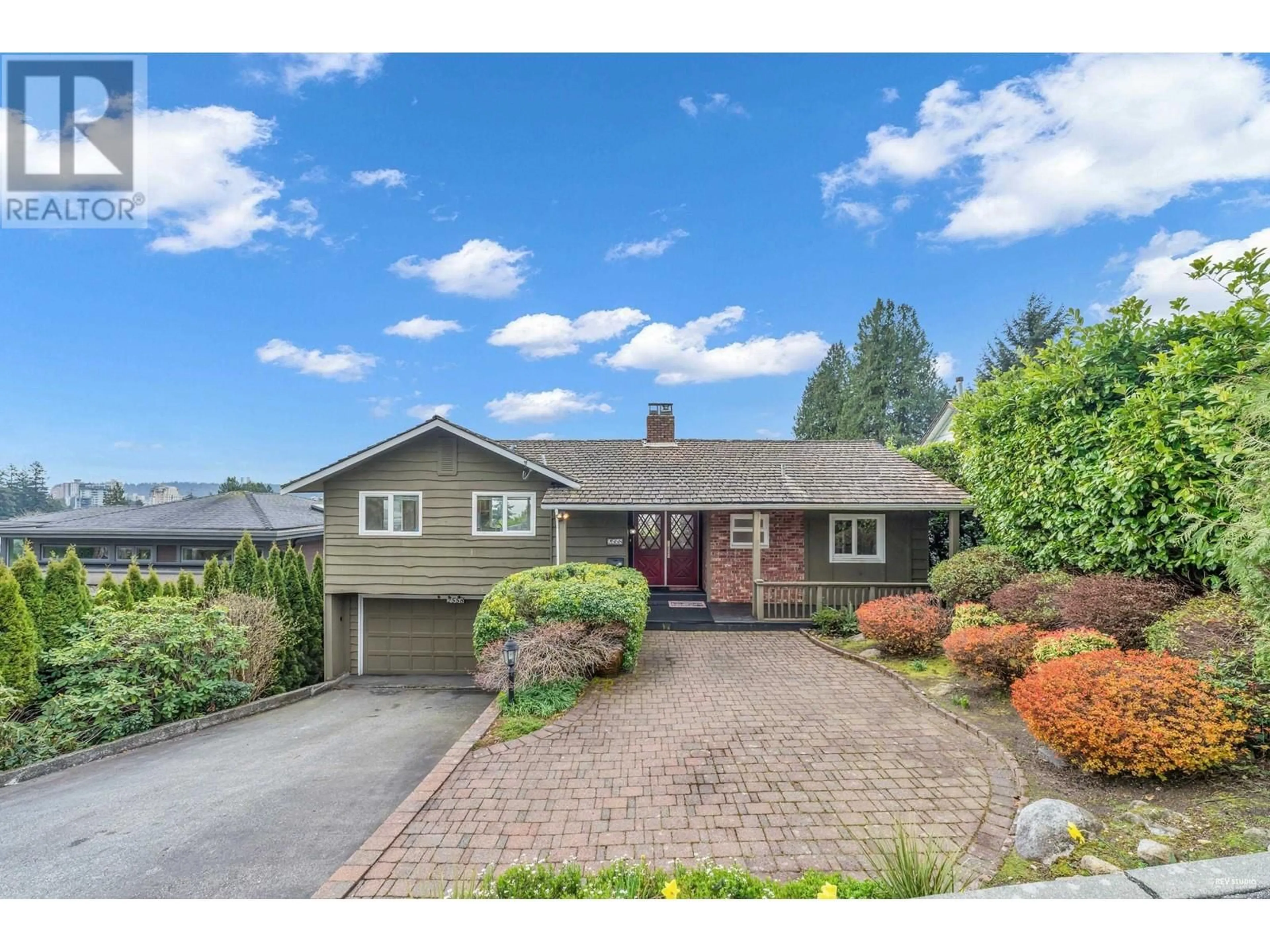 Unknown for 2558 MATHERS AVENUE, West Vancouver British Columbia V7V2J1