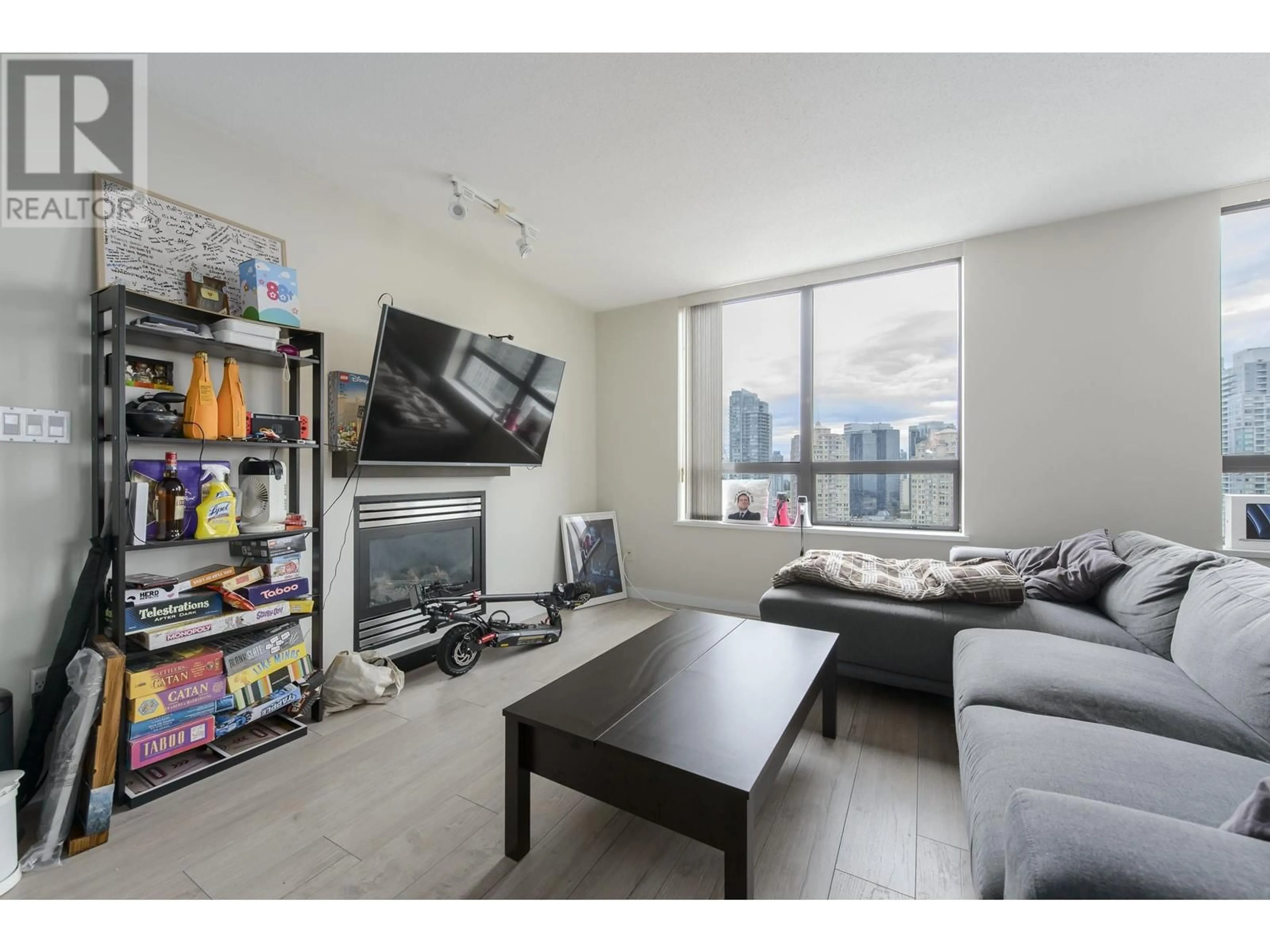 Living room with furniture, unknown for 2502 - 4333 CENTRAL BOULEVARD, Burnaby British Columbia V5H4W8