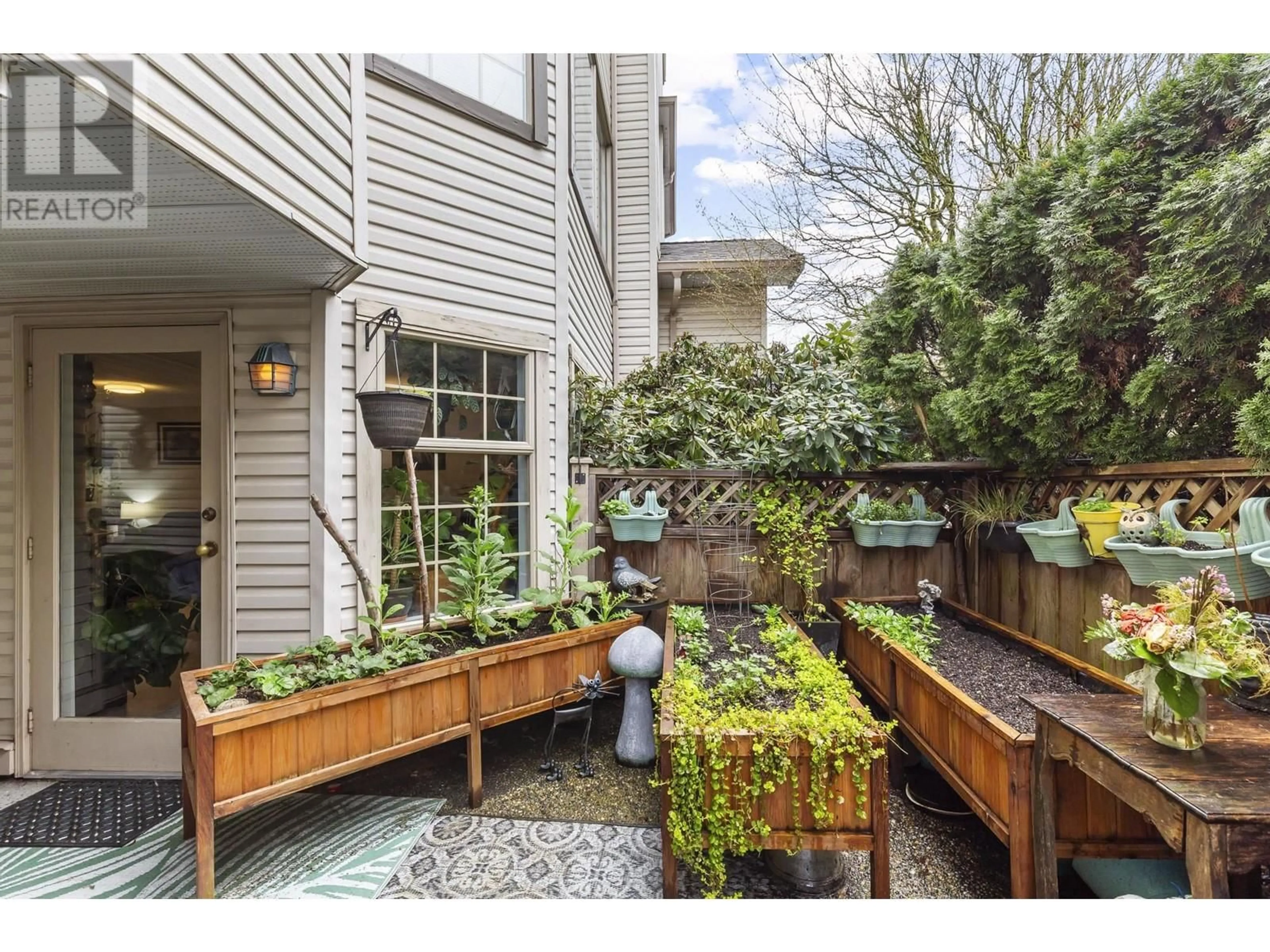 Patio, street for 106 - 1955 SUFFOLK AVENUE, Port Coquitlam British Columbia V3B1H3