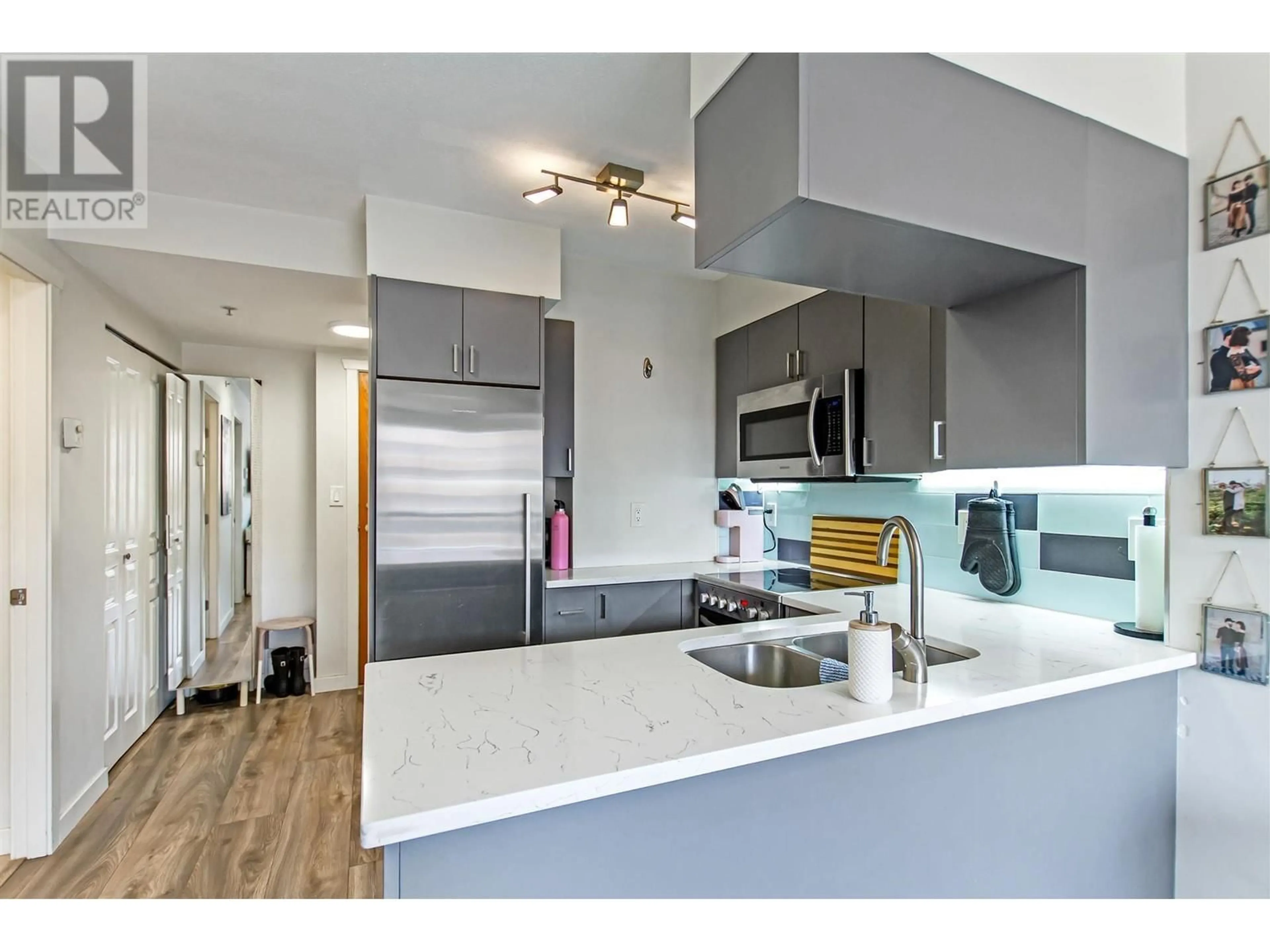 Open concept kitchen, unknown for 1809 - 1189 HOWE STREET, Vancouver British Columbia V6Z2X4