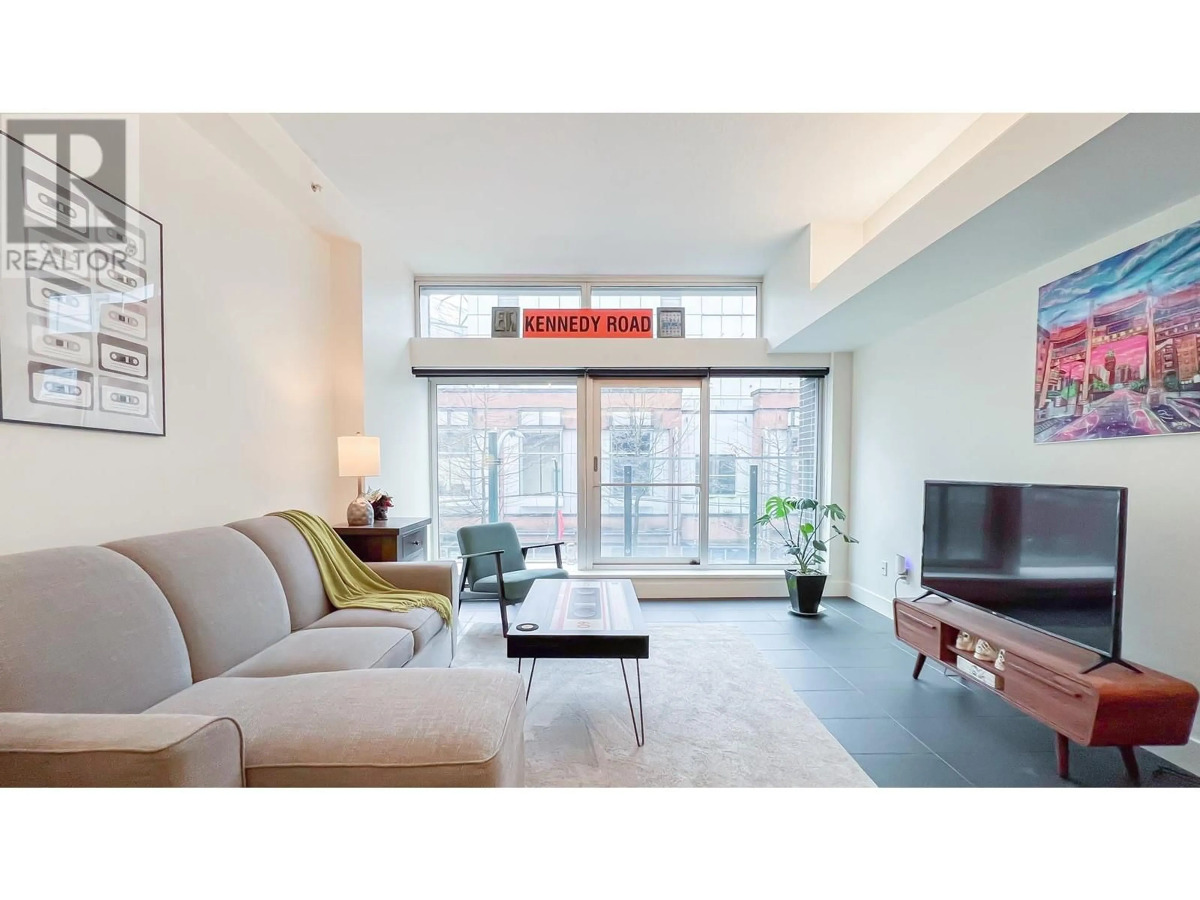 Living room with furniture, unknown for 305 - 33 PENDER STREET, Vancouver British Columbia V6B1R3