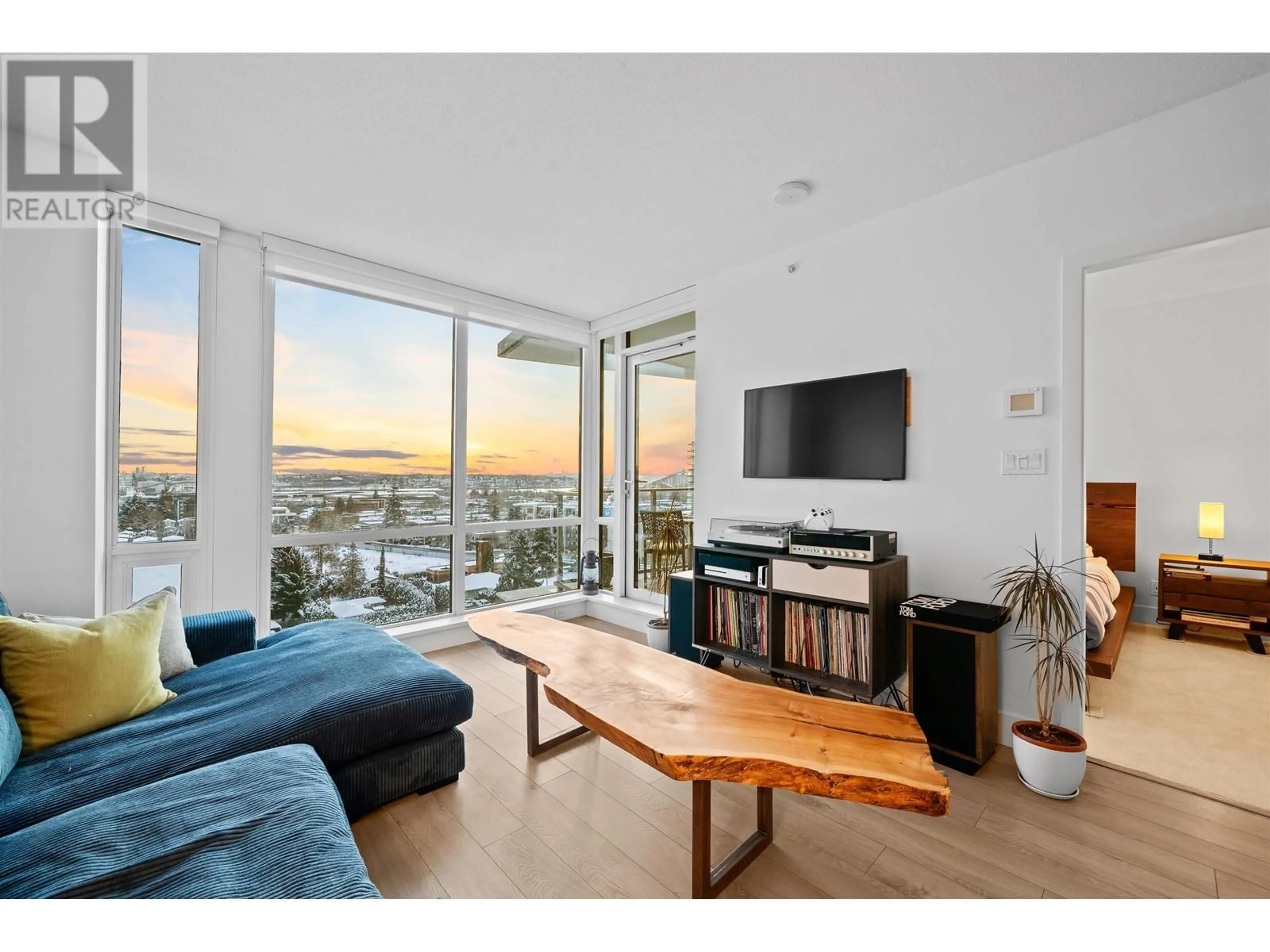 Living room with furniture, wood/laminate floor for 1106 - 1550 FERN STREET, North Vancouver British Columbia V7J0A9