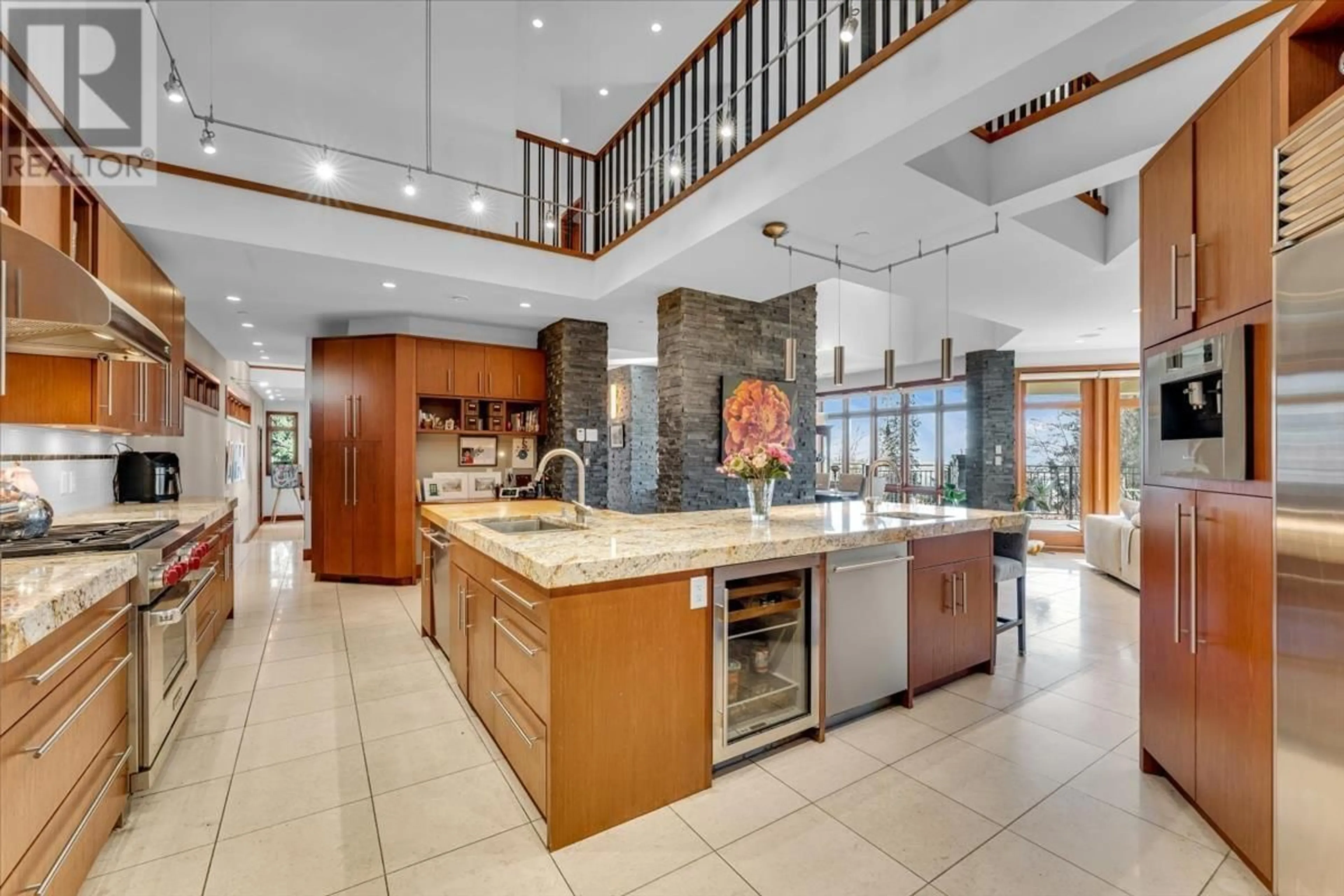 Open concept kitchen, ceramic/tile floor for 1125 GROVELAND COURT, West Vancouver British Columbia V7S1Z7