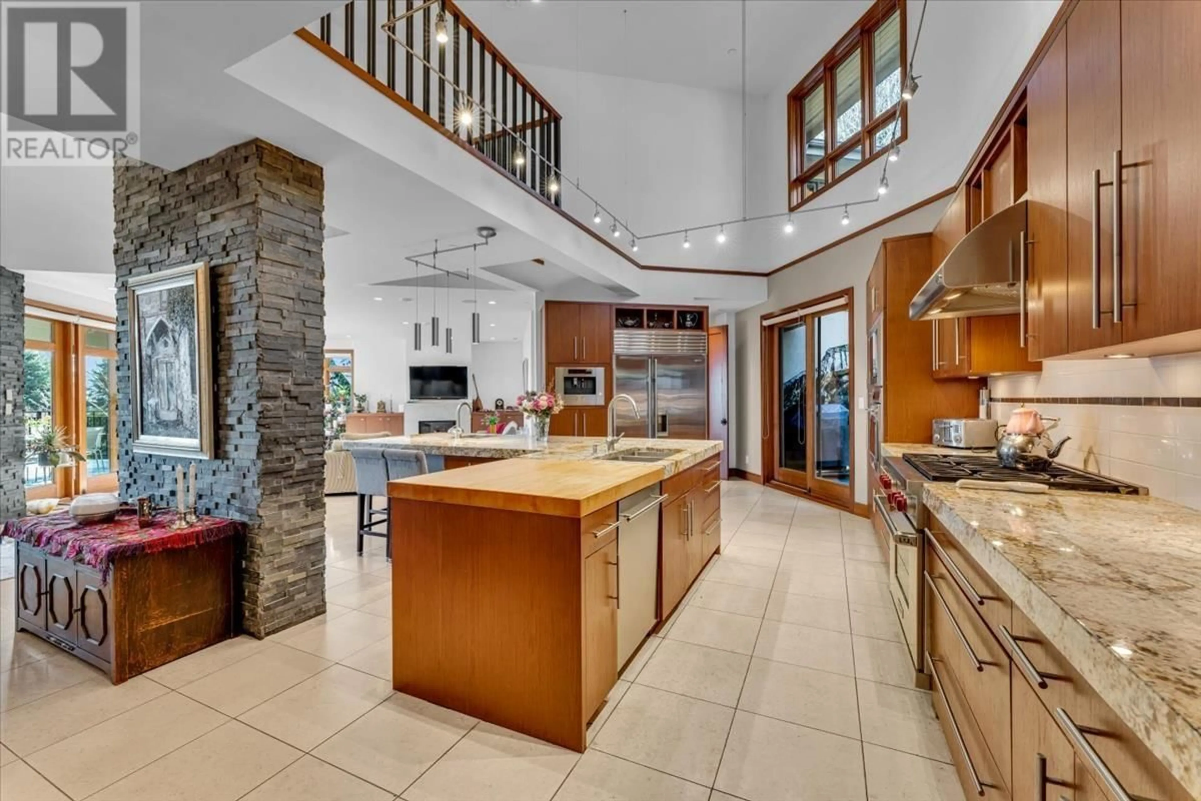 Open concept kitchen, ceramic/tile floor for 1125 GROVELAND COURT, West Vancouver British Columbia V7S1Z7
