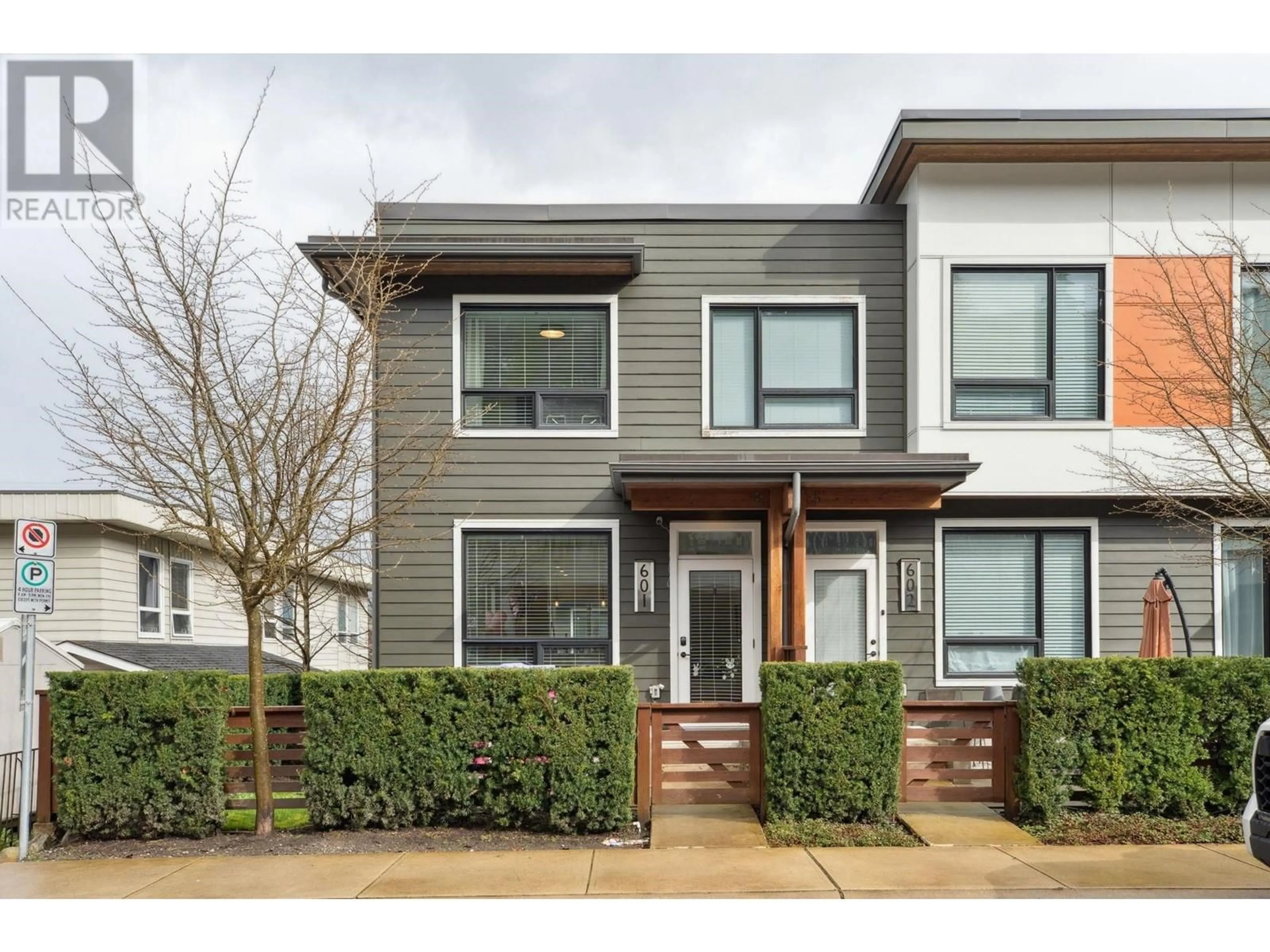 Home with vinyl exterior material, street for 601 - 3021 ST GEORGE STREET, Port Moody British Columbia V3H0K3