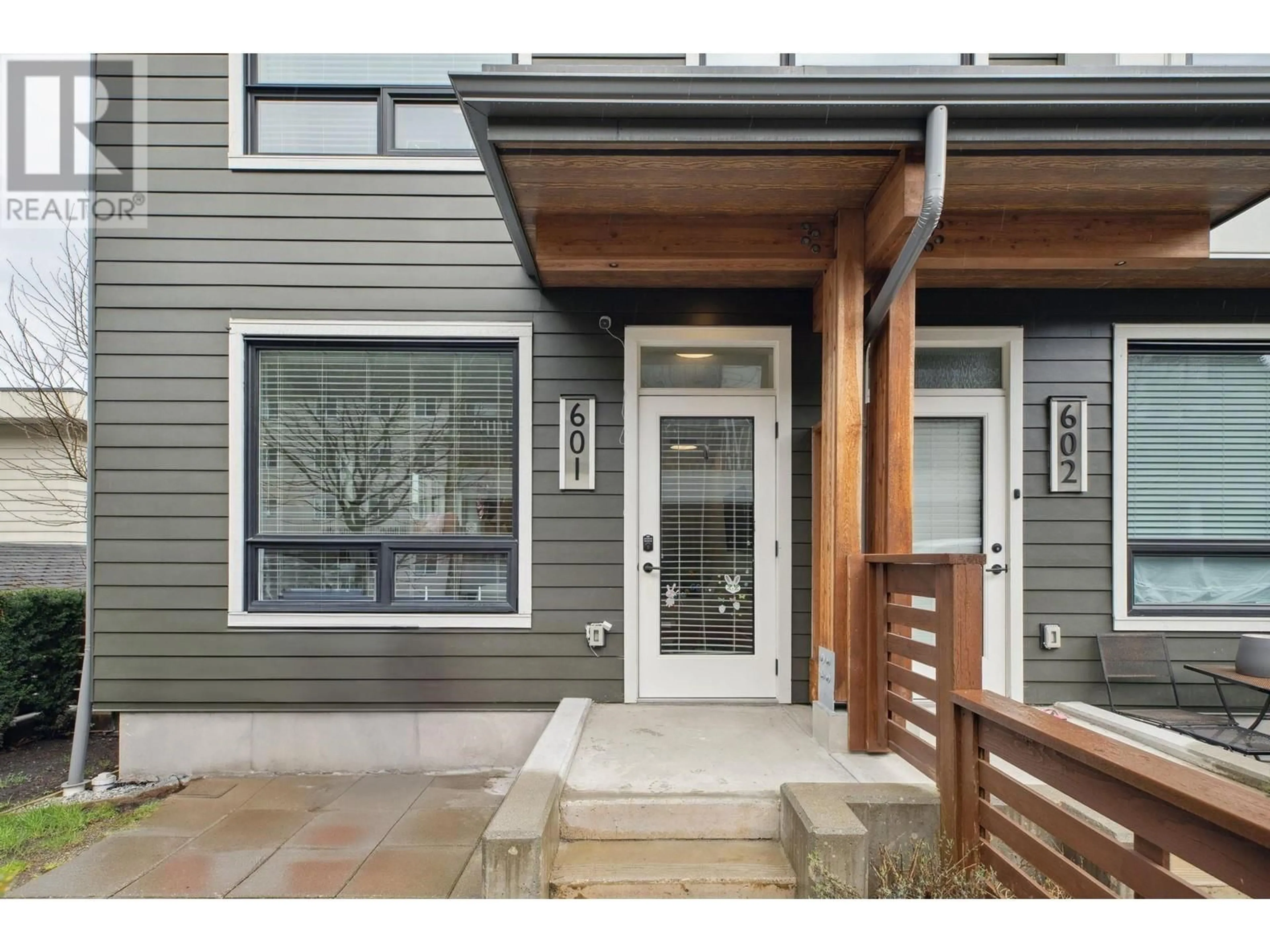 Indoor entryway for 601 - 3021 ST GEORGE STREET, Port Moody British Columbia V3H0K3