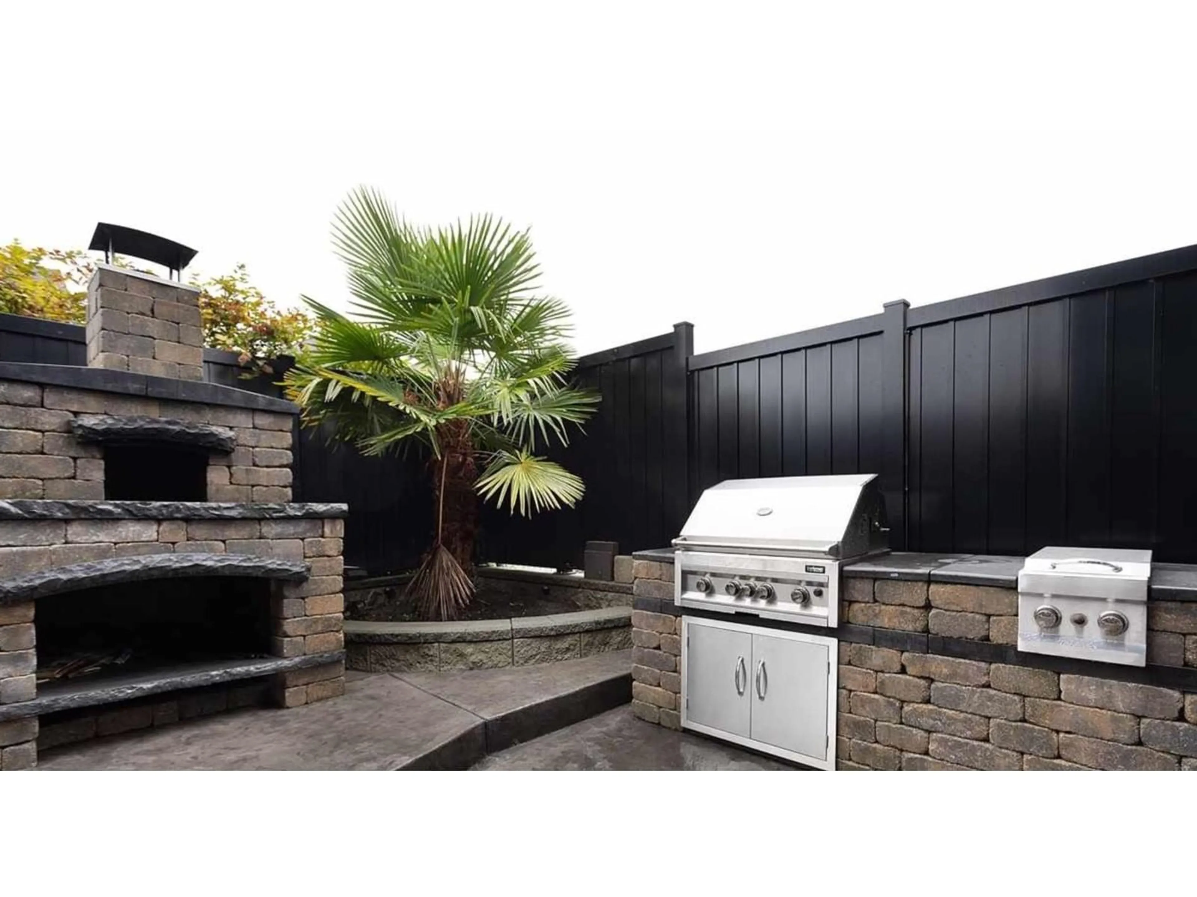 Patio, street for 19625 68A, Langley British Columbia V2Y3H2