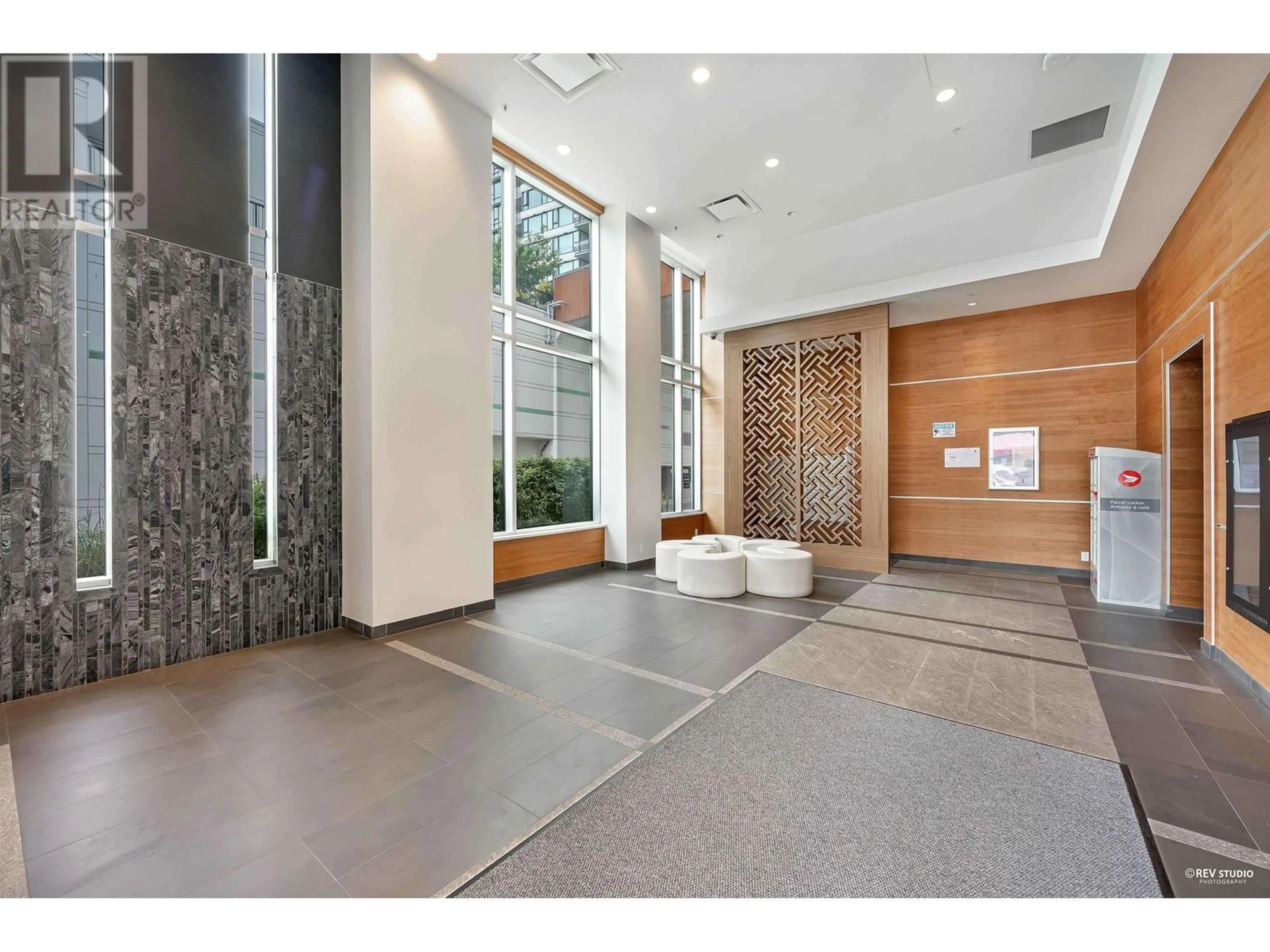 Indoor foyer for 1002 - 7888 ACKROYD ROAD, Richmond British Columbia V6X0K6
