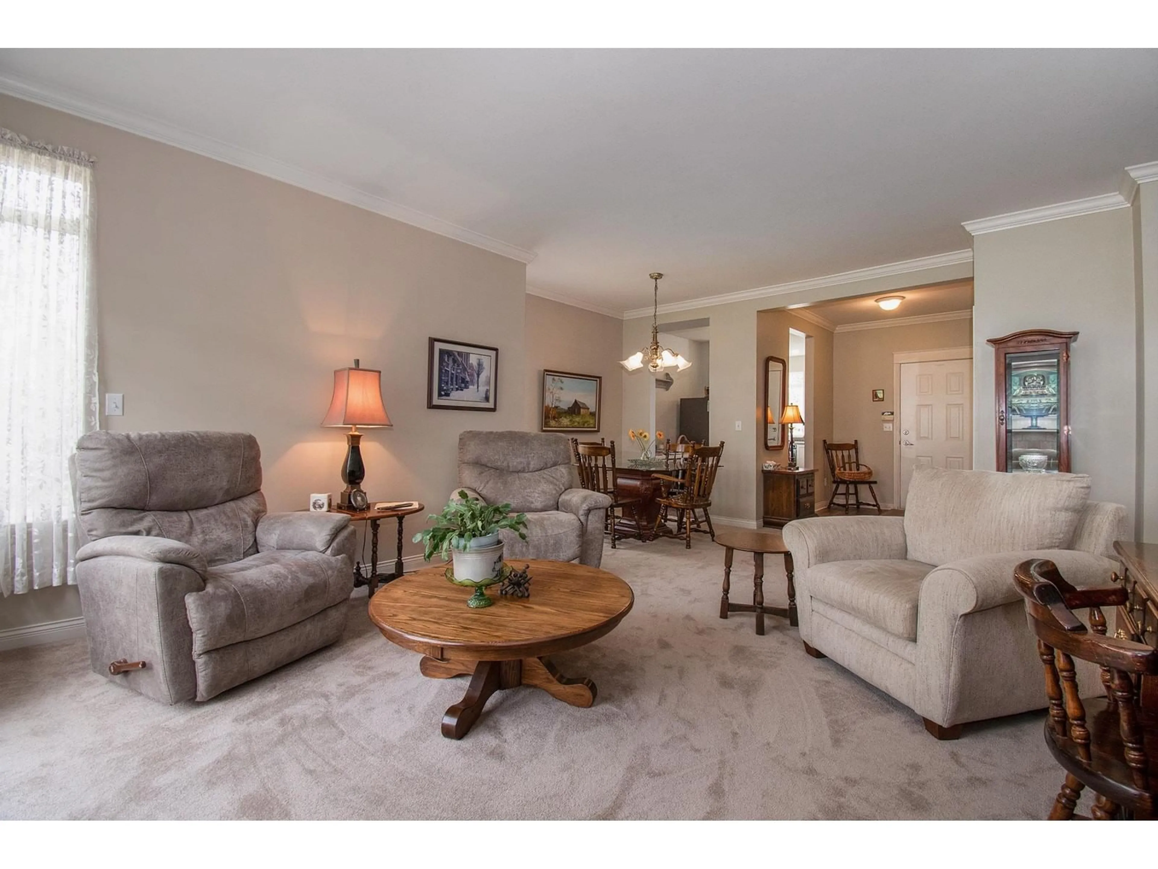 Living room with furniture, unknown for 53 - 15070 66A, Surrey British Columbia V3S2A5