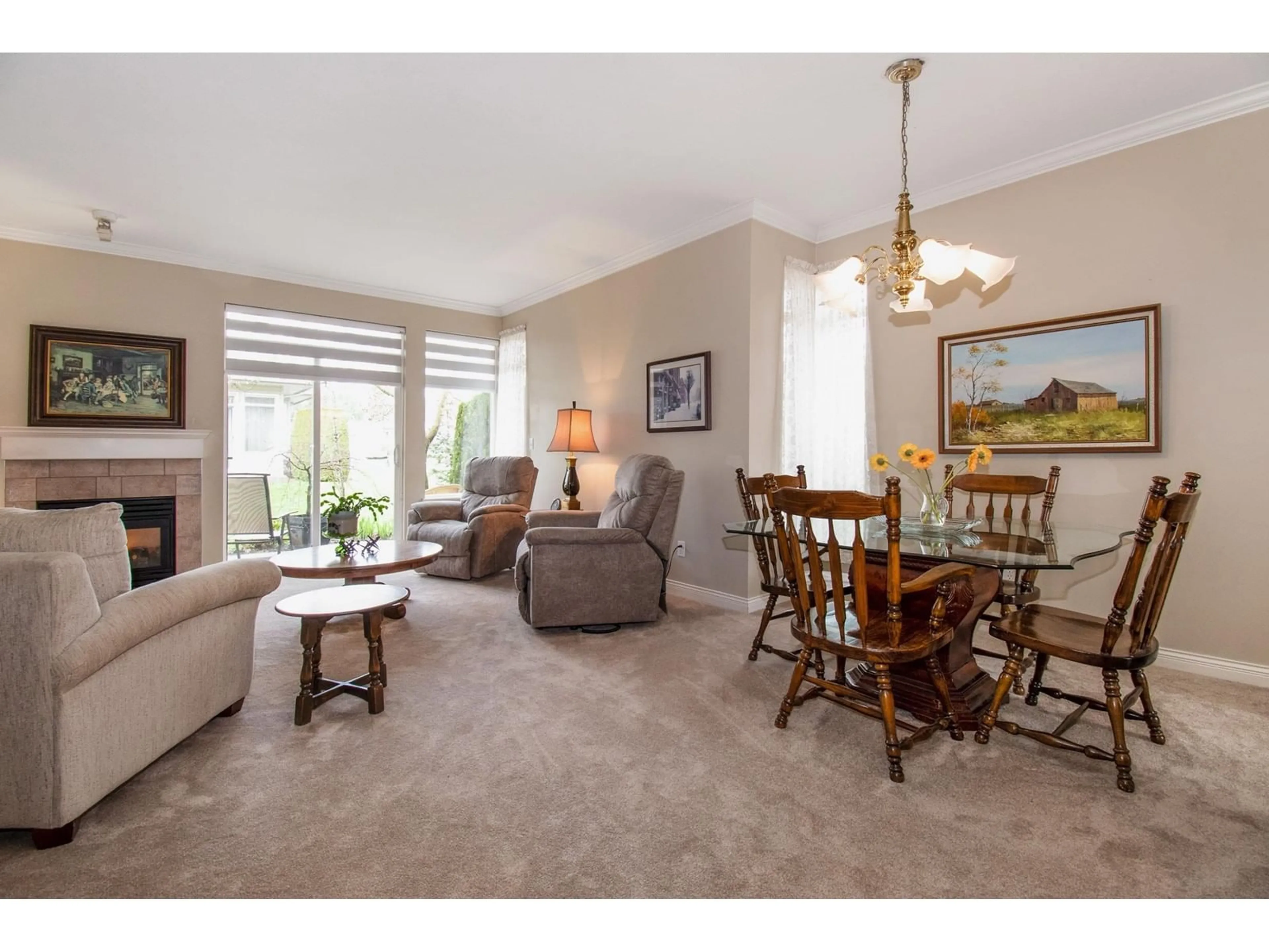 Living room with furniture, unknown for 53 - 15070 66A, Surrey British Columbia V3S2A5