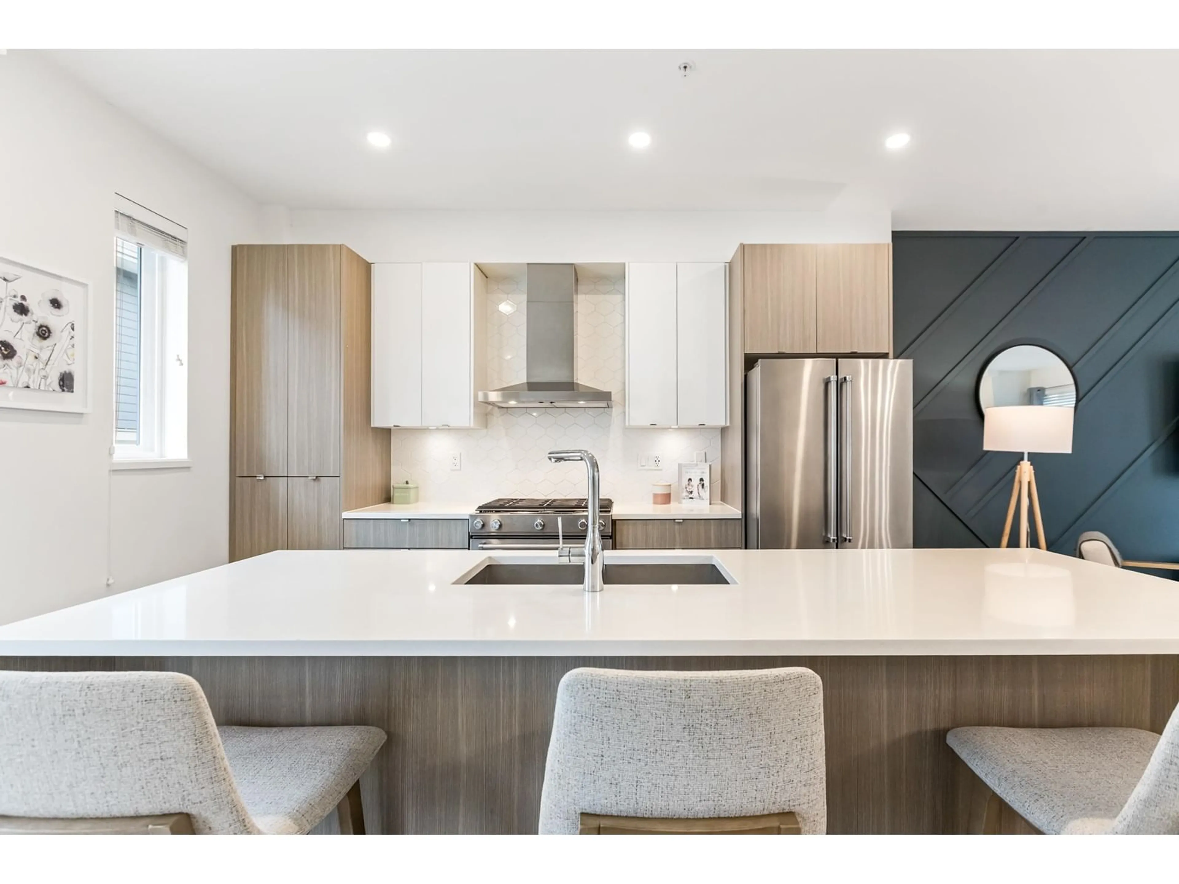 Open concept kitchen, ceramic/tile floor for 16 - 7947 209, Langley British Columbia V2Y2C8