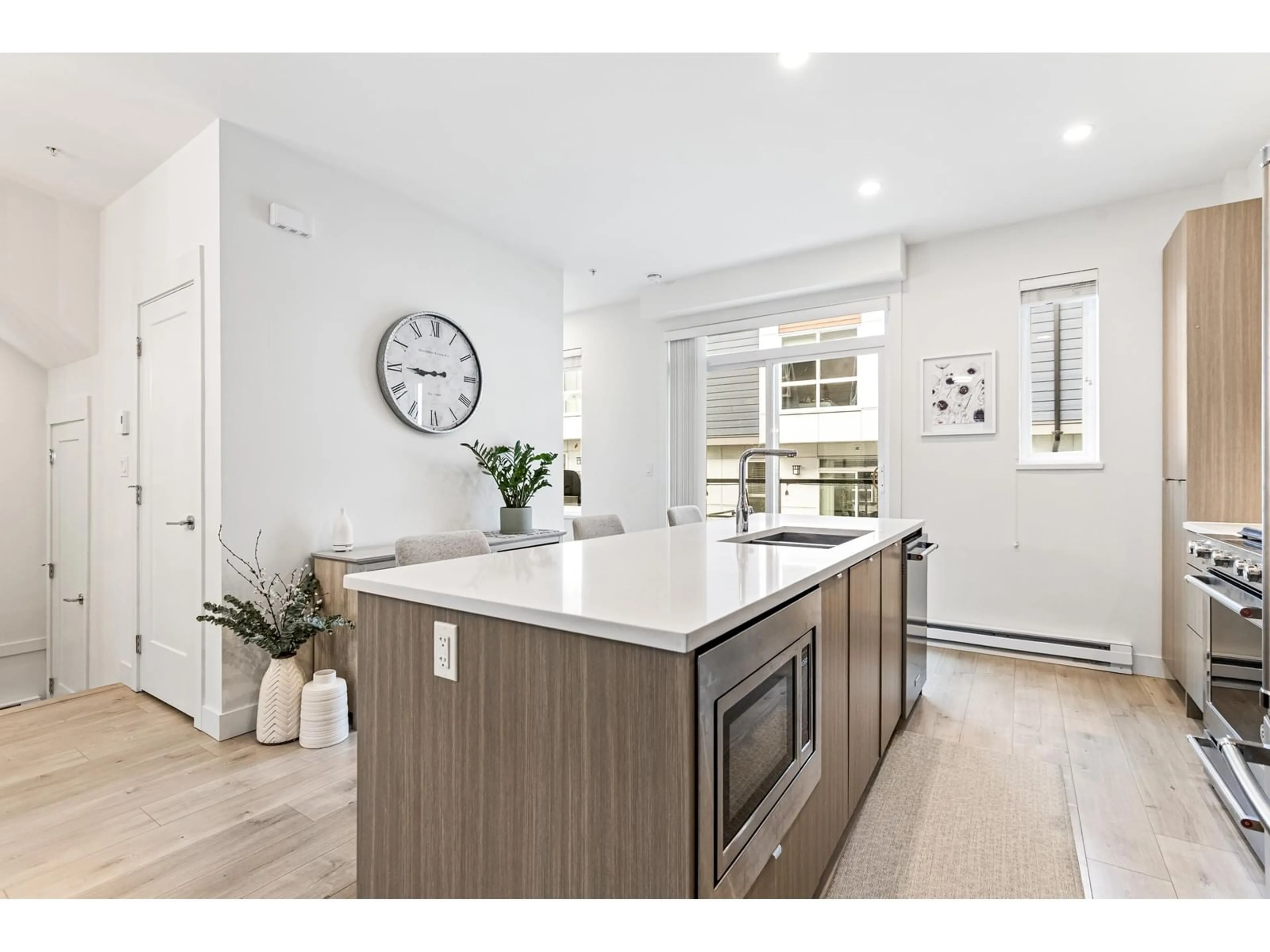 Open concept kitchen, unknown for 16 - 7947 209, Langley British Columbia V2Y2C8
